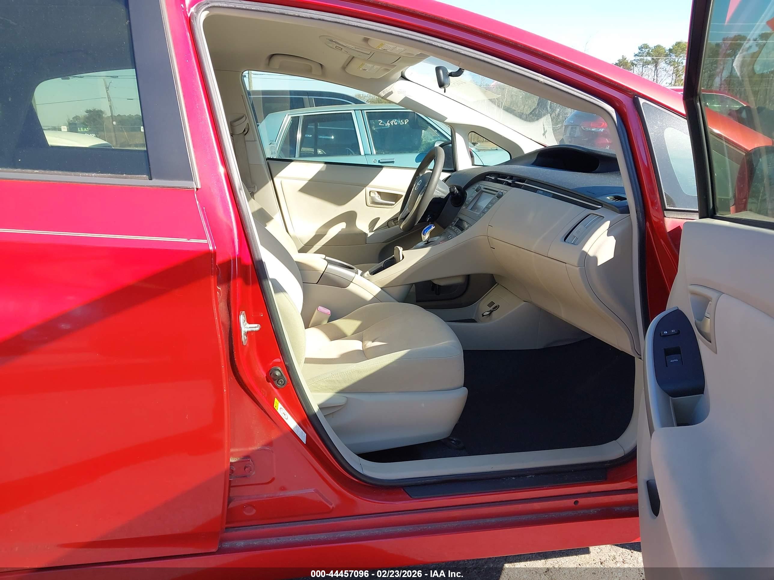 TOYOTA PRIUS image 5