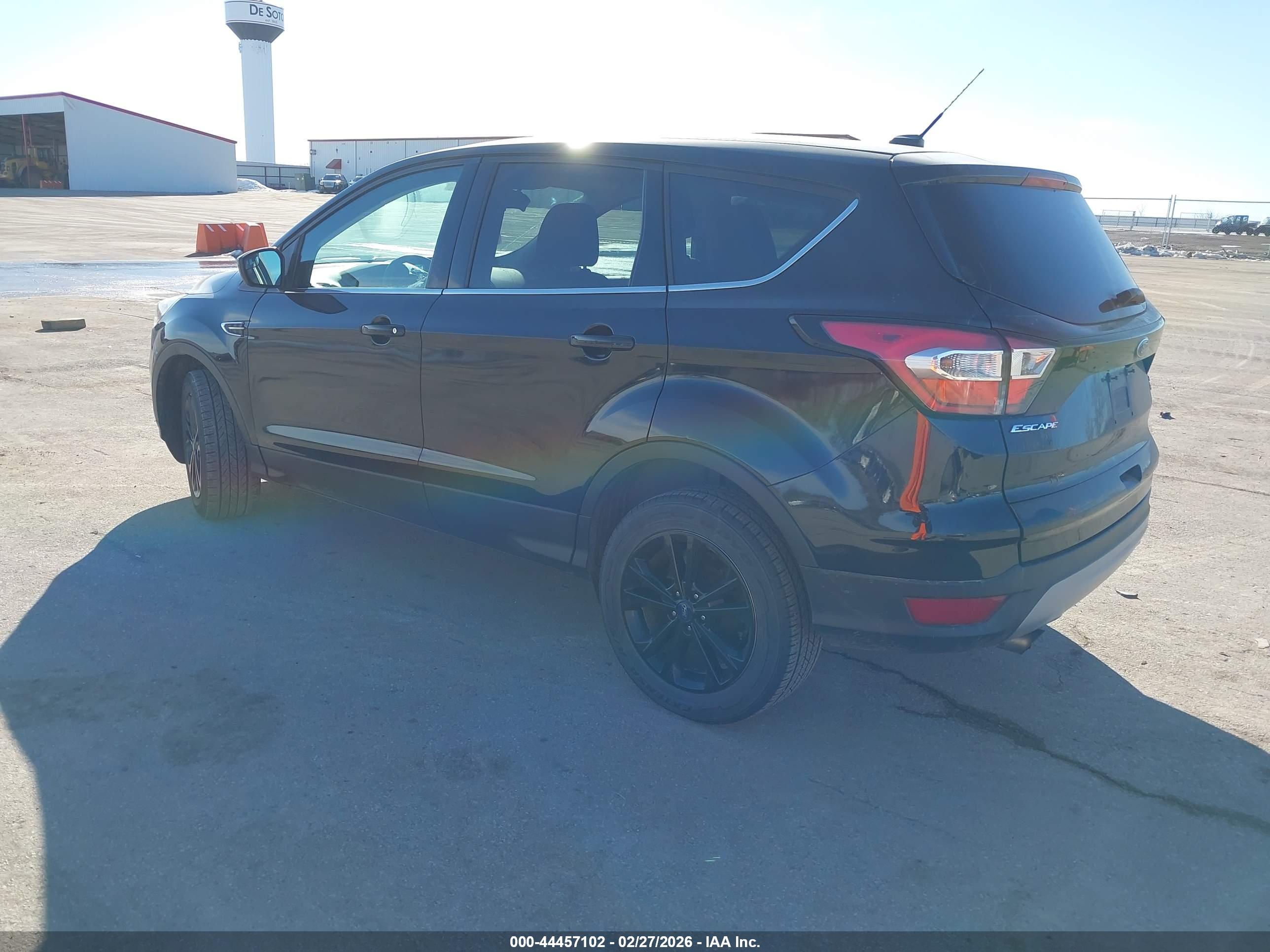 FORD ESCAPE image 3