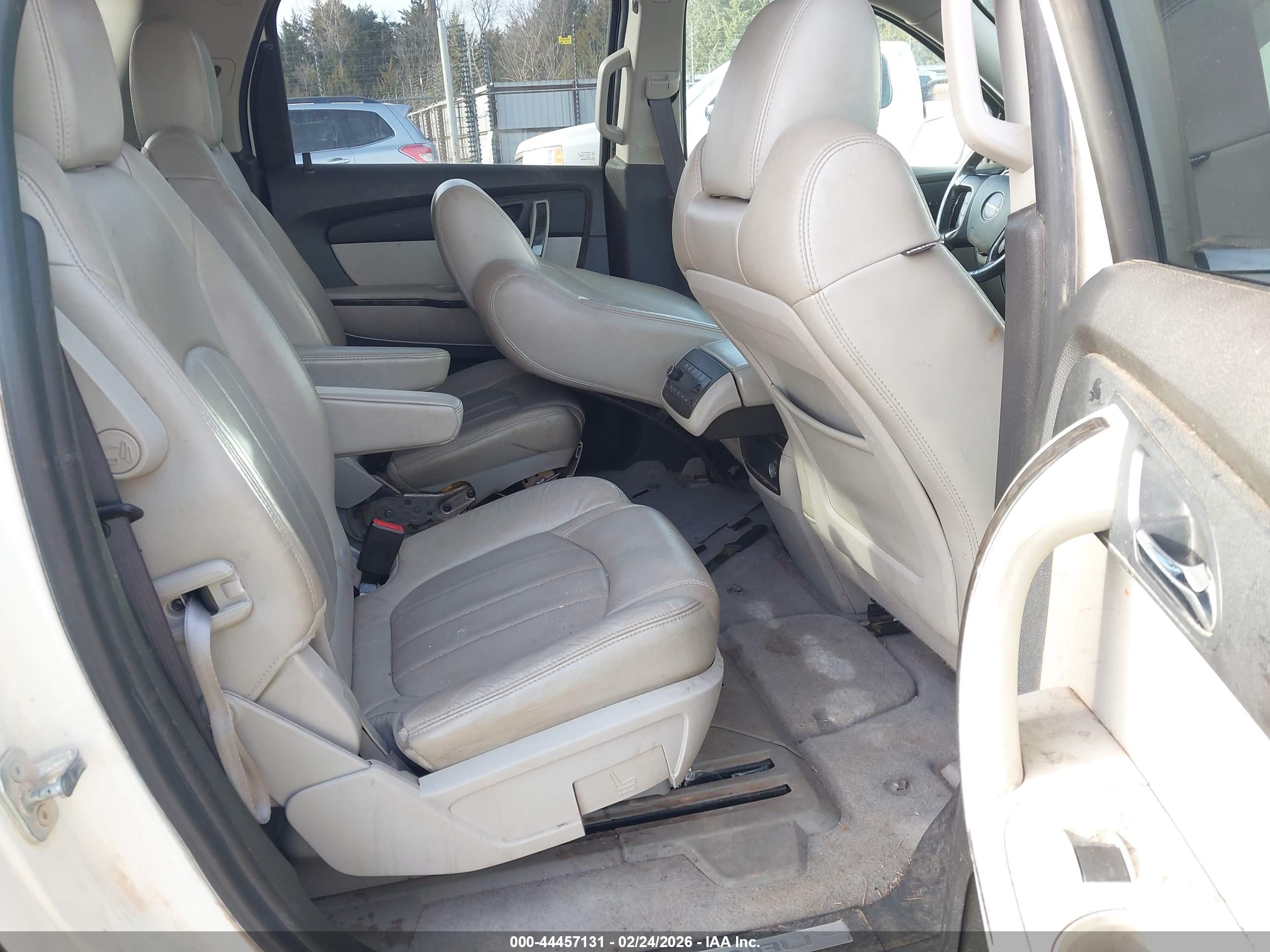 GMC ACADIA image 8