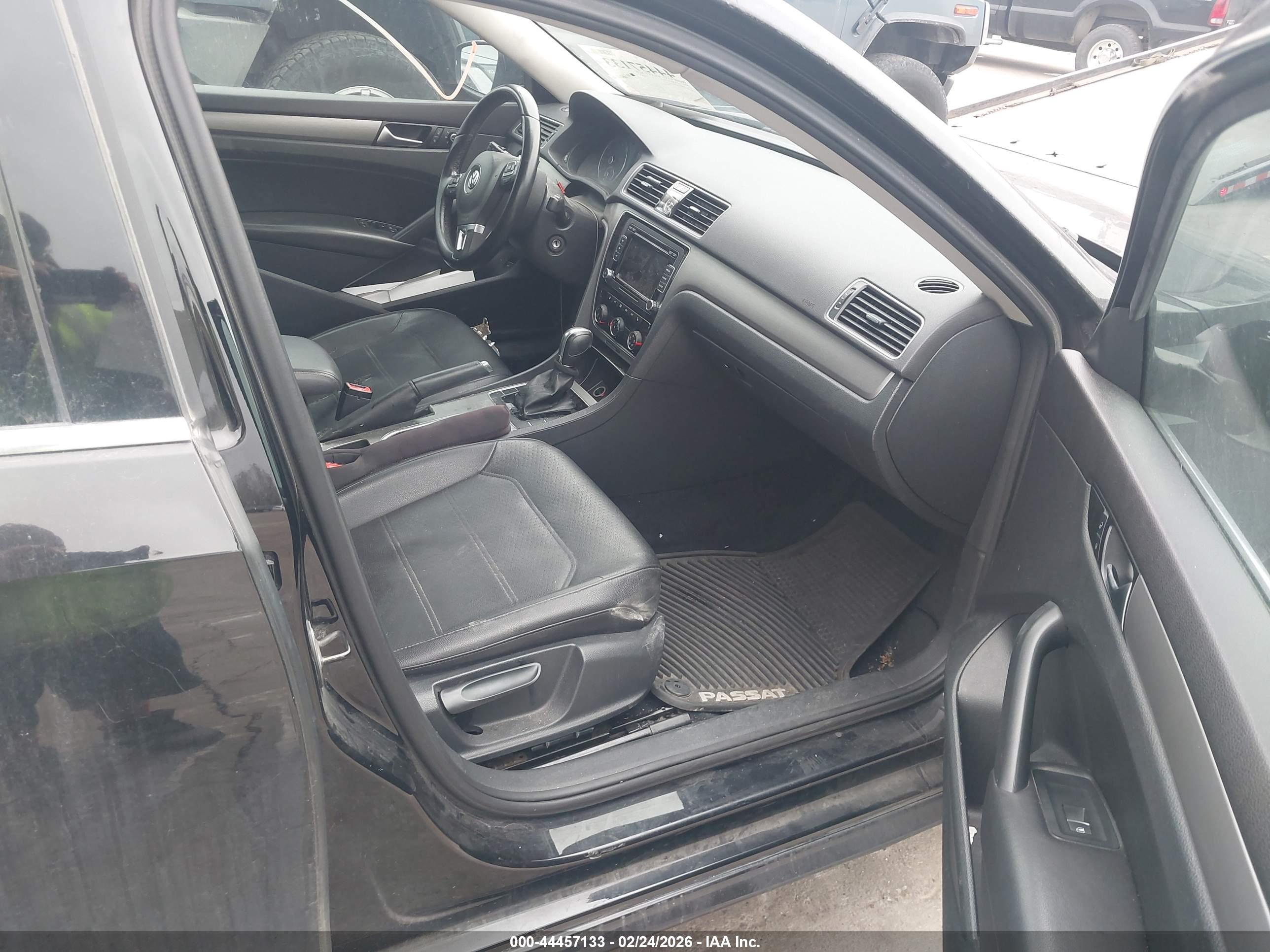 VOLKSWAGEN PASSAT image 5