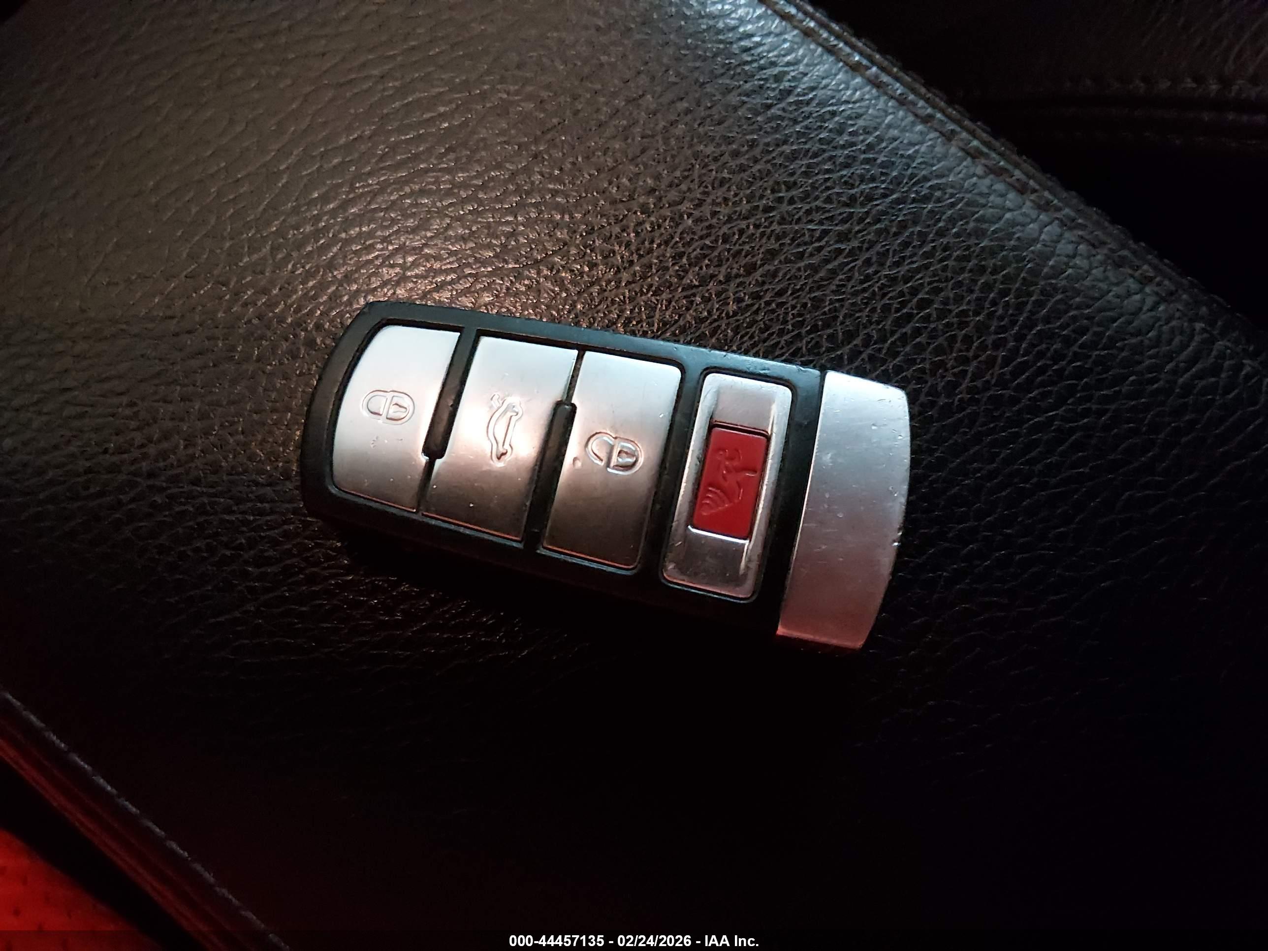 VOLKSWAGEN CC image 11