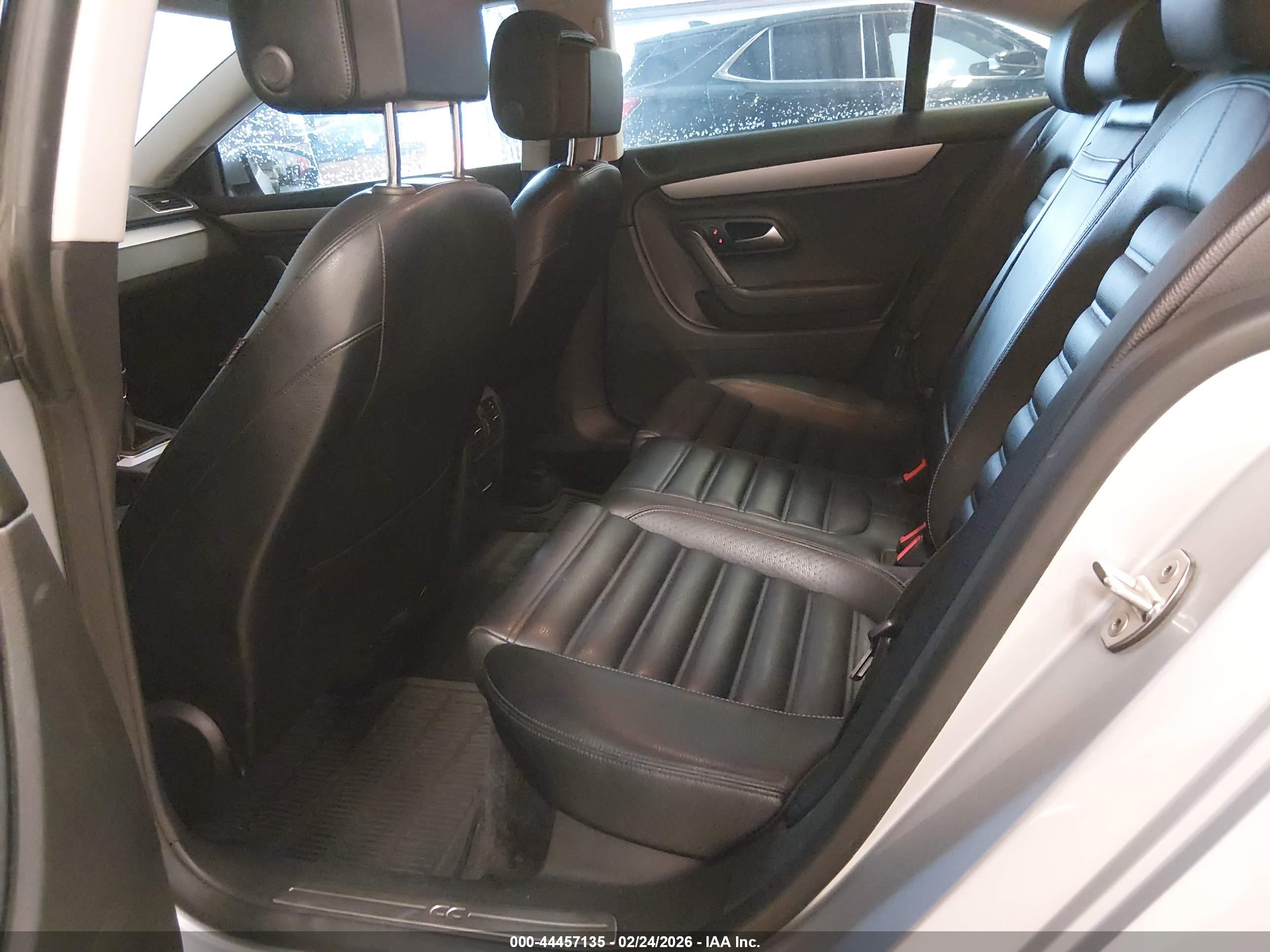 VOLKSWAGEN CC image 8