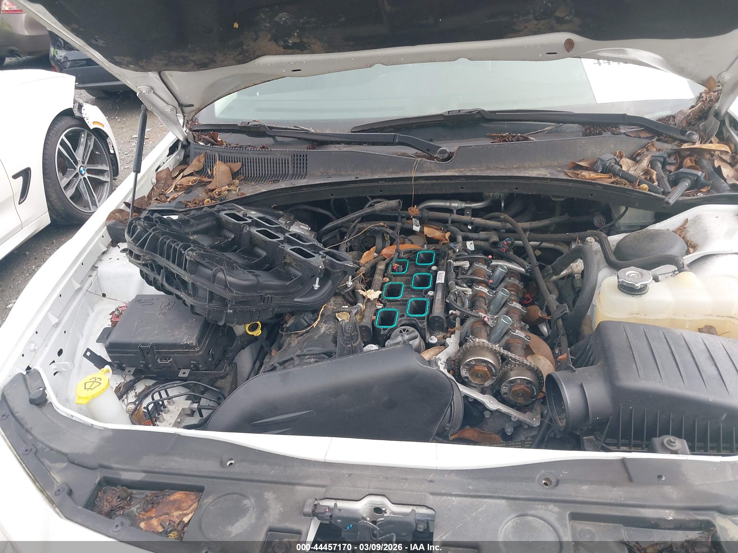 CHRYSLER 300 image 10