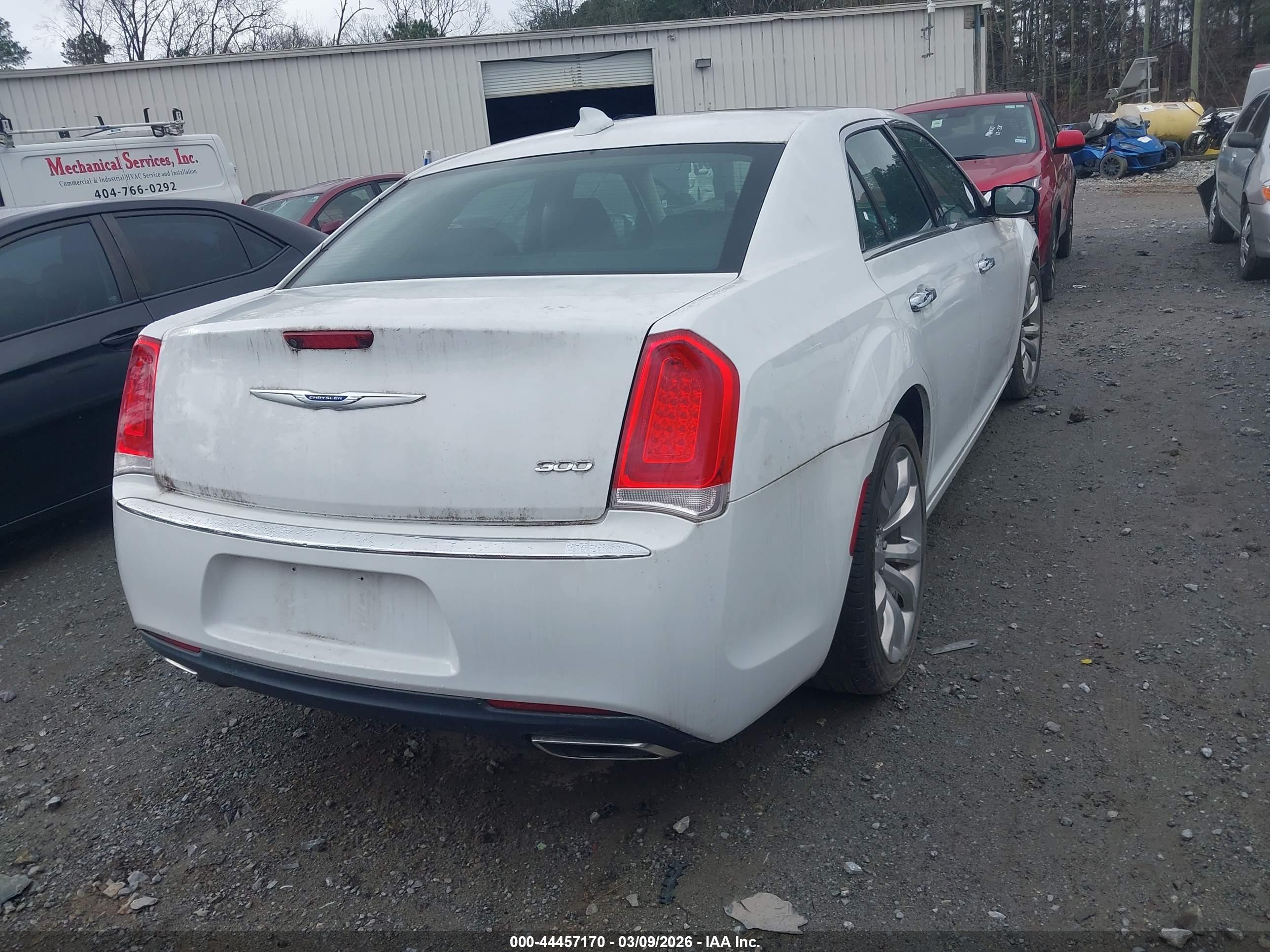 CHRYSLER 300 image 4
