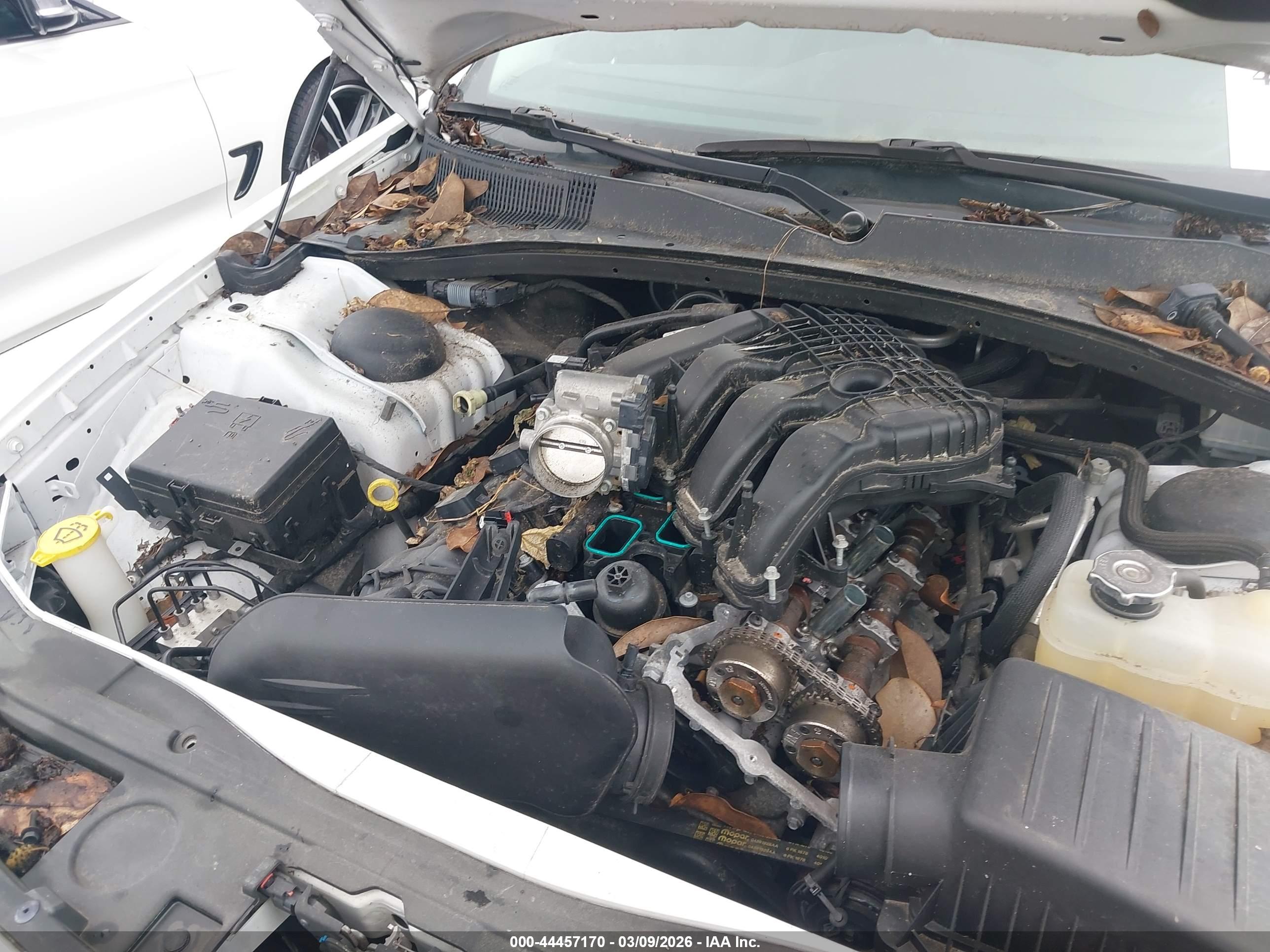 CHRYSLER 300 image 6
