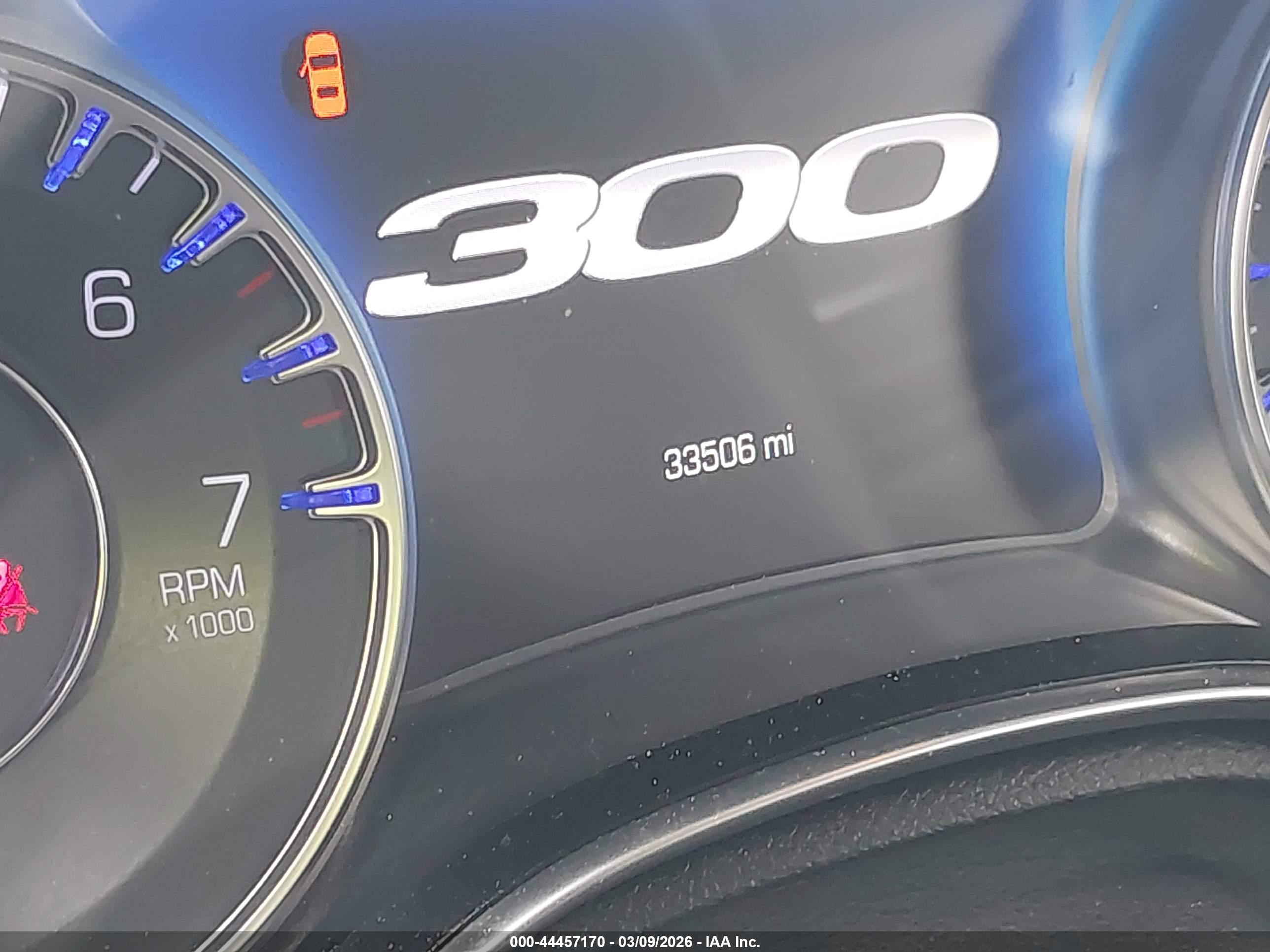 CHRYSLER 300 image 7