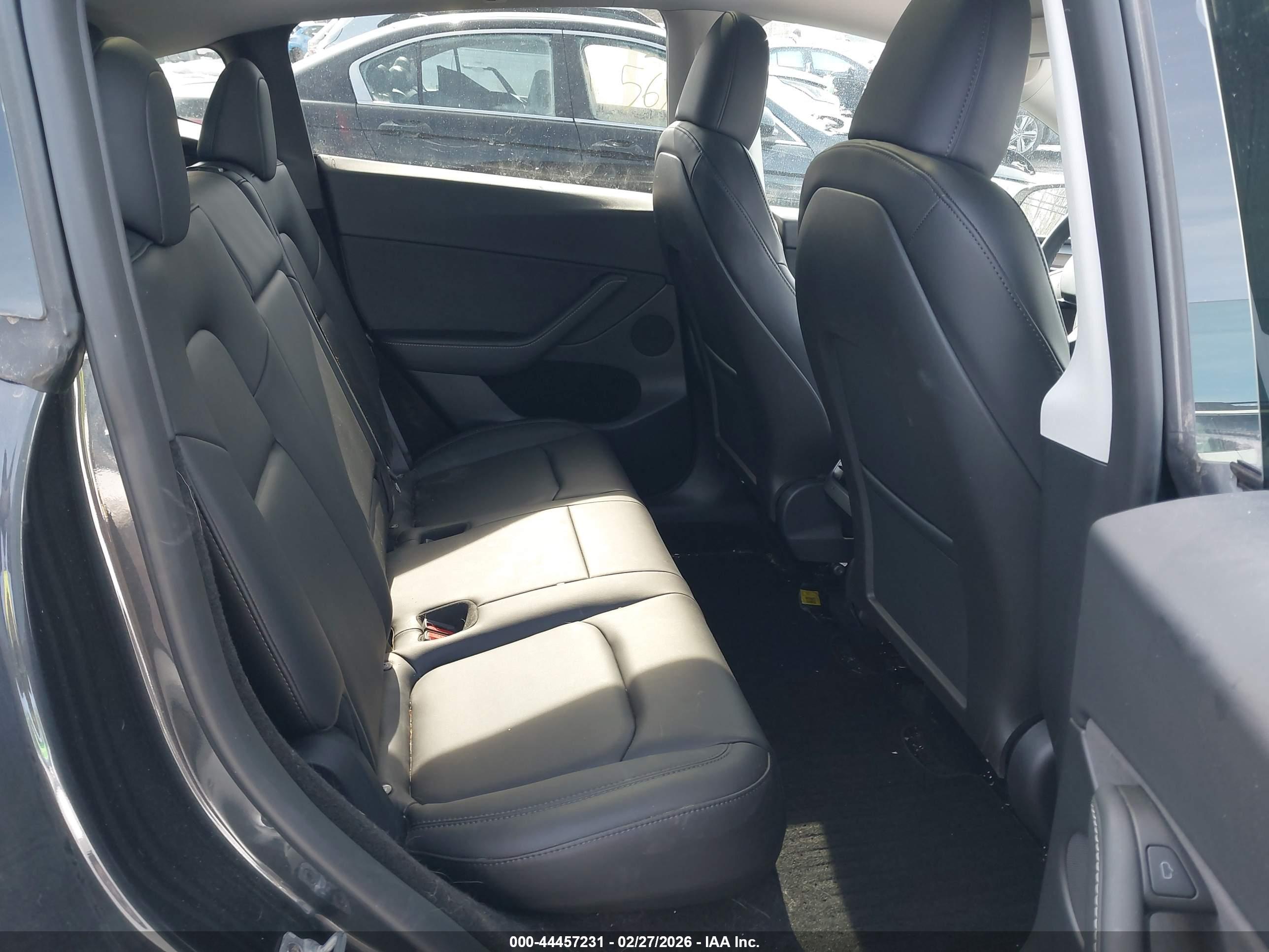 TESLA MODEL image 8
