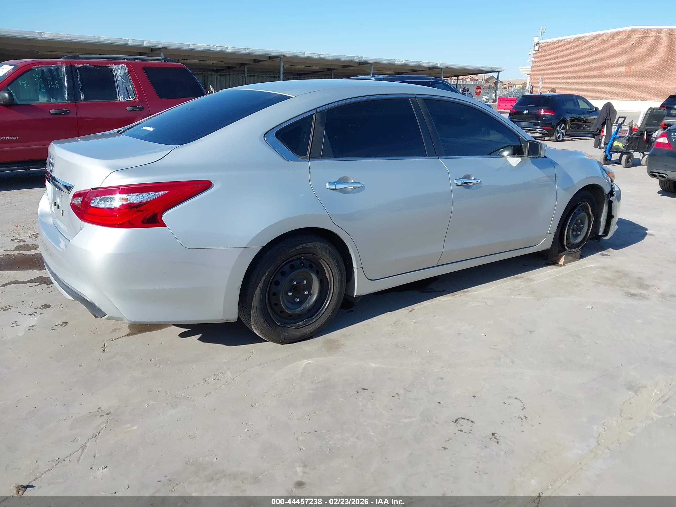 NISSAN ALTIMA image 4