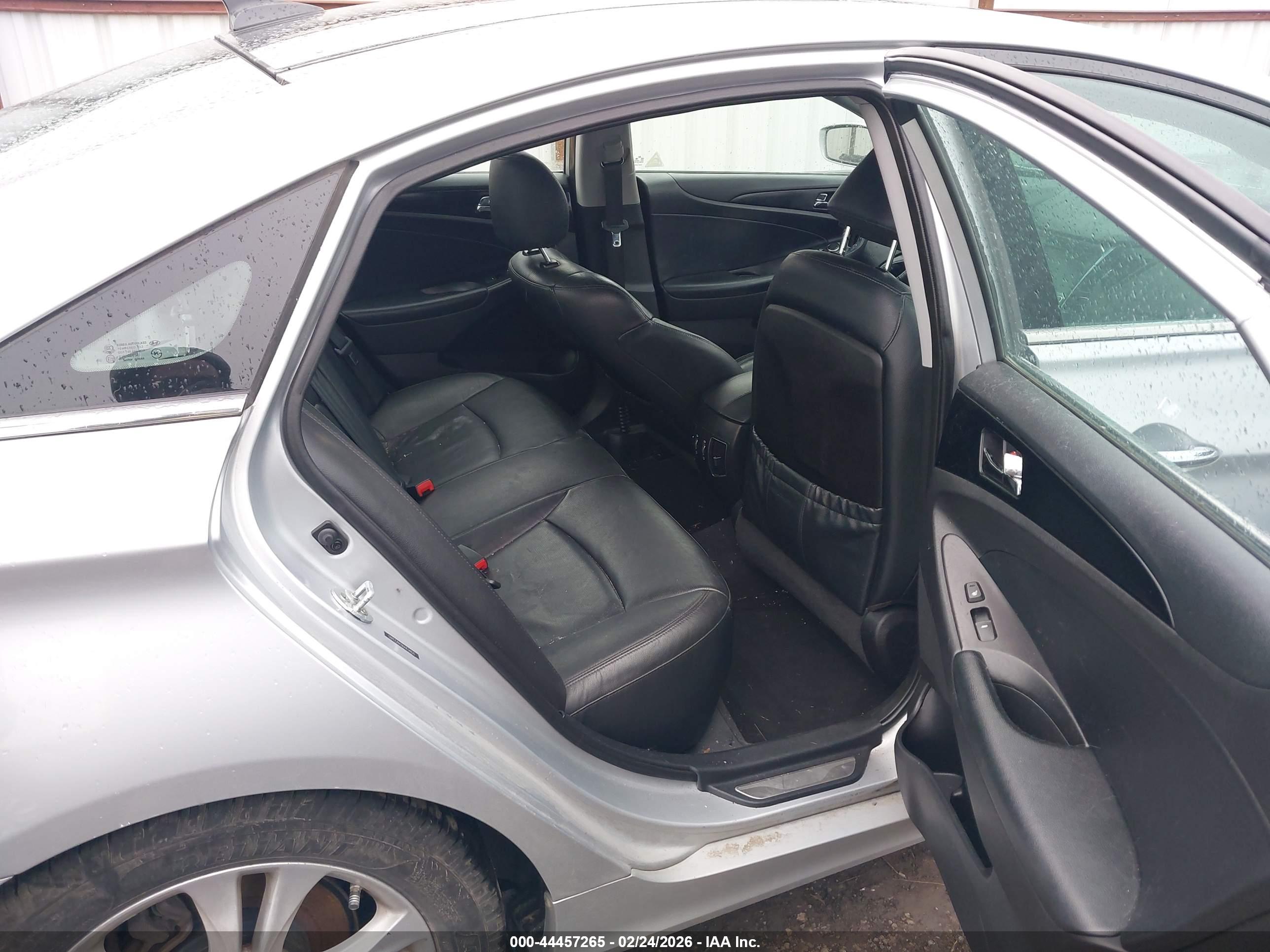 HYUNDAI SONATA image 8