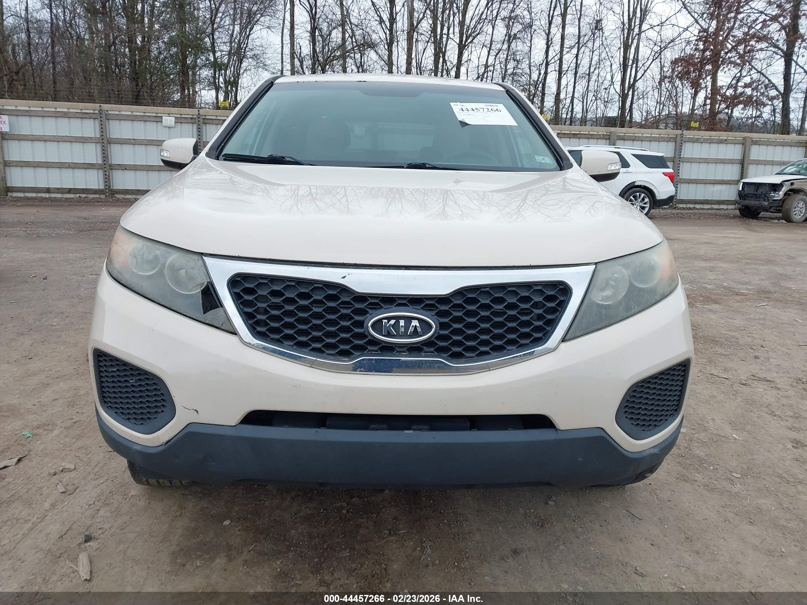 KIA SORENTO image 6