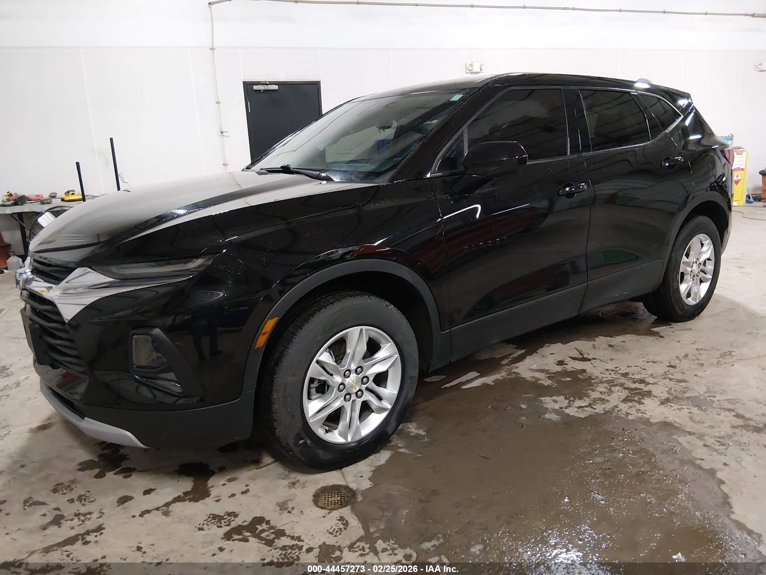 CHEVROLET BLAZER image 2
