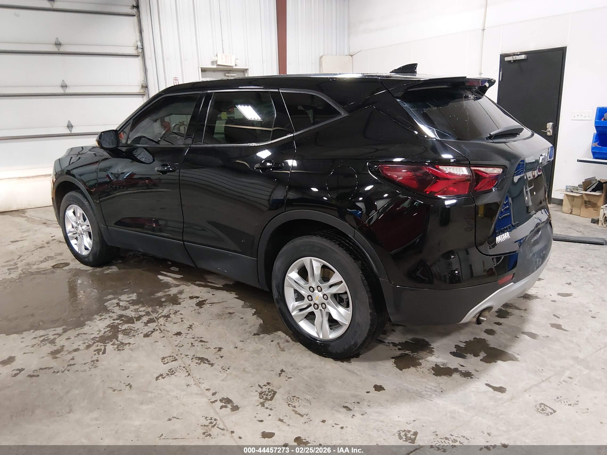 CHEVROLET BLAZER image 3