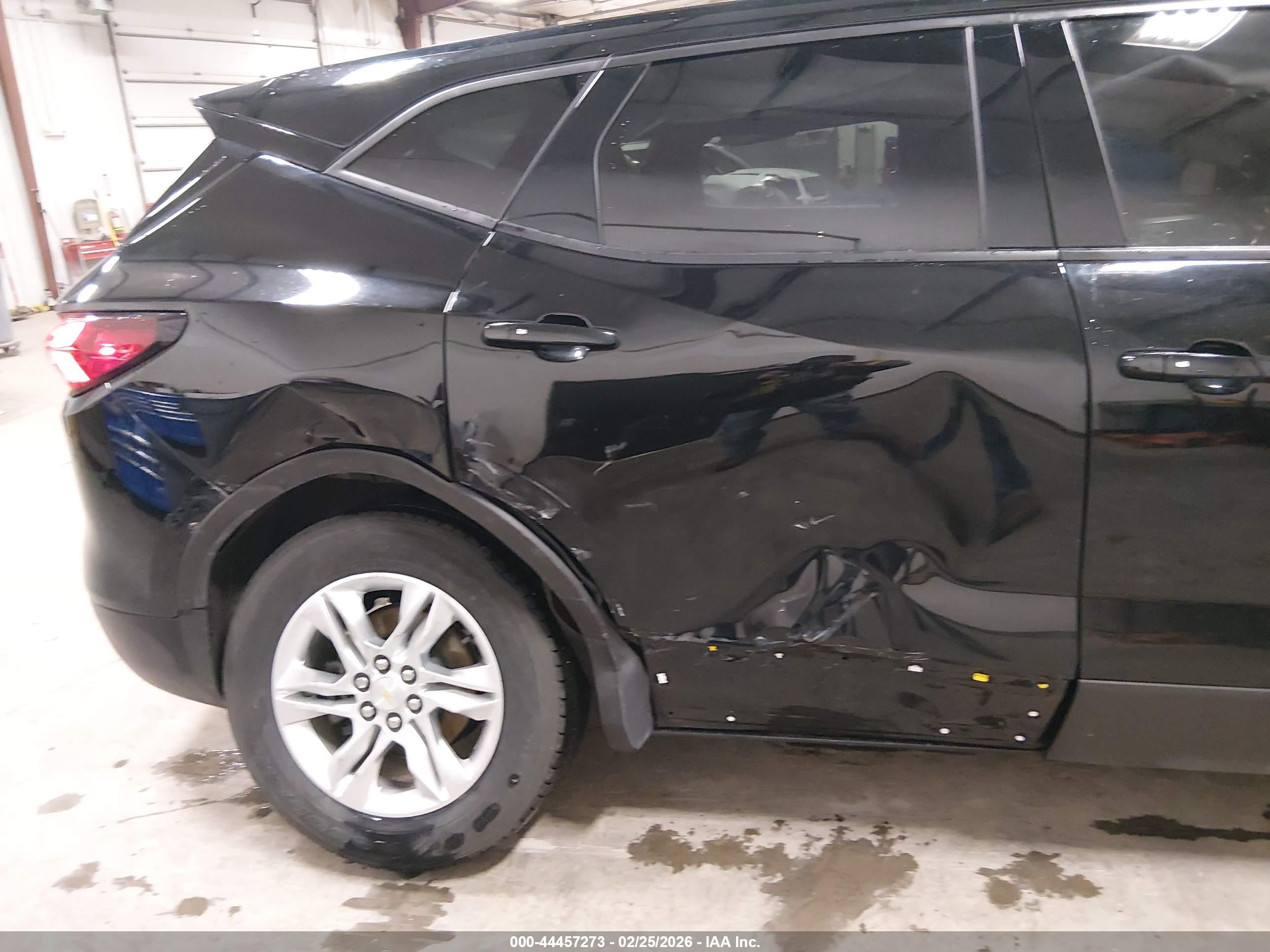 CHEVROLET BLAZER image 6