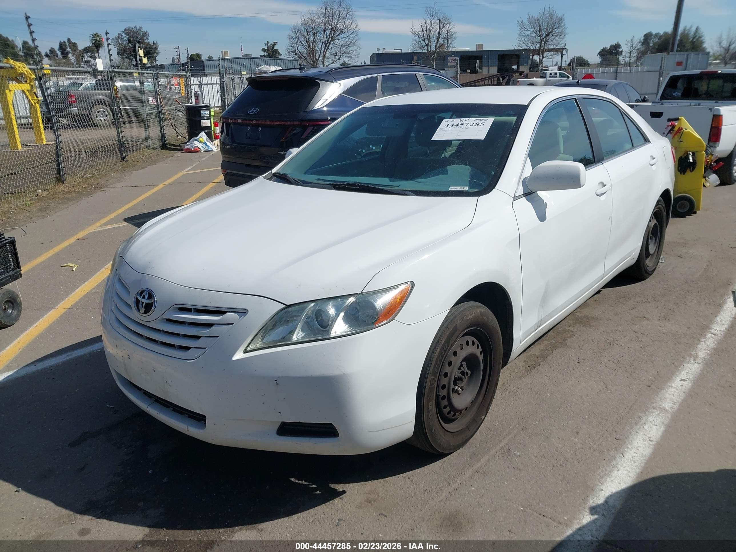TOYOTA CAMRY image 2