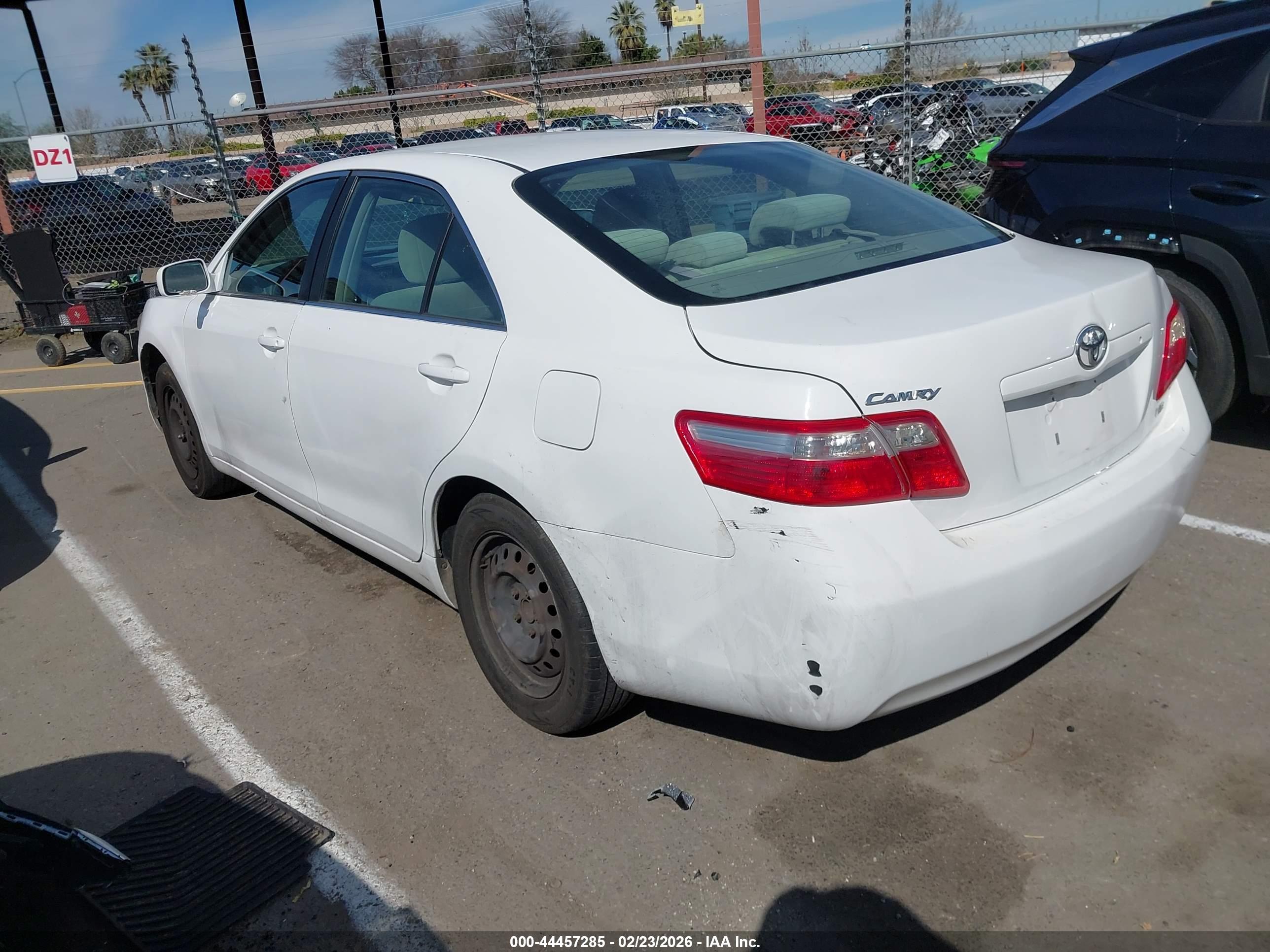 TOYOTA CAMRY image 3