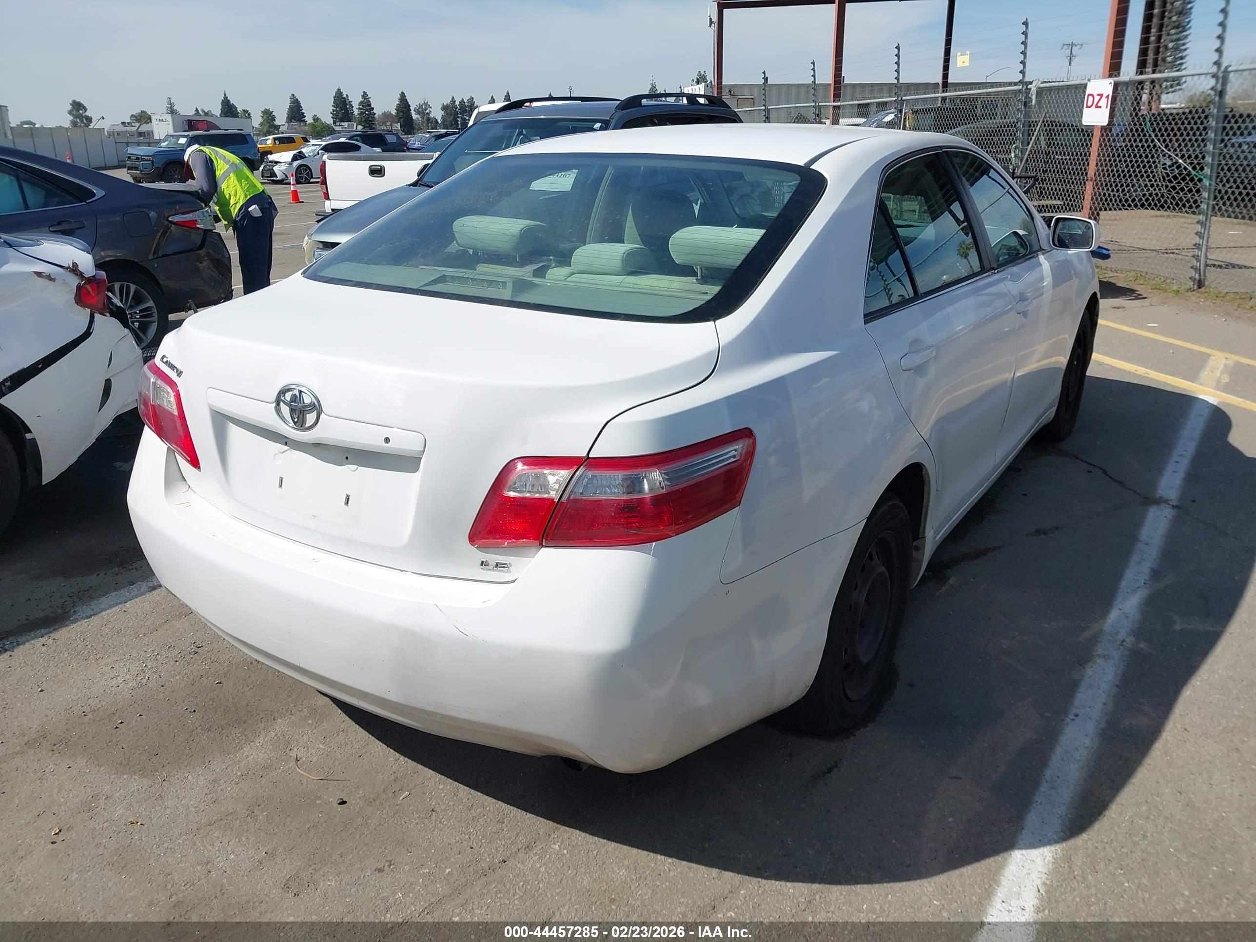 TOYOTA CAMRY image 4