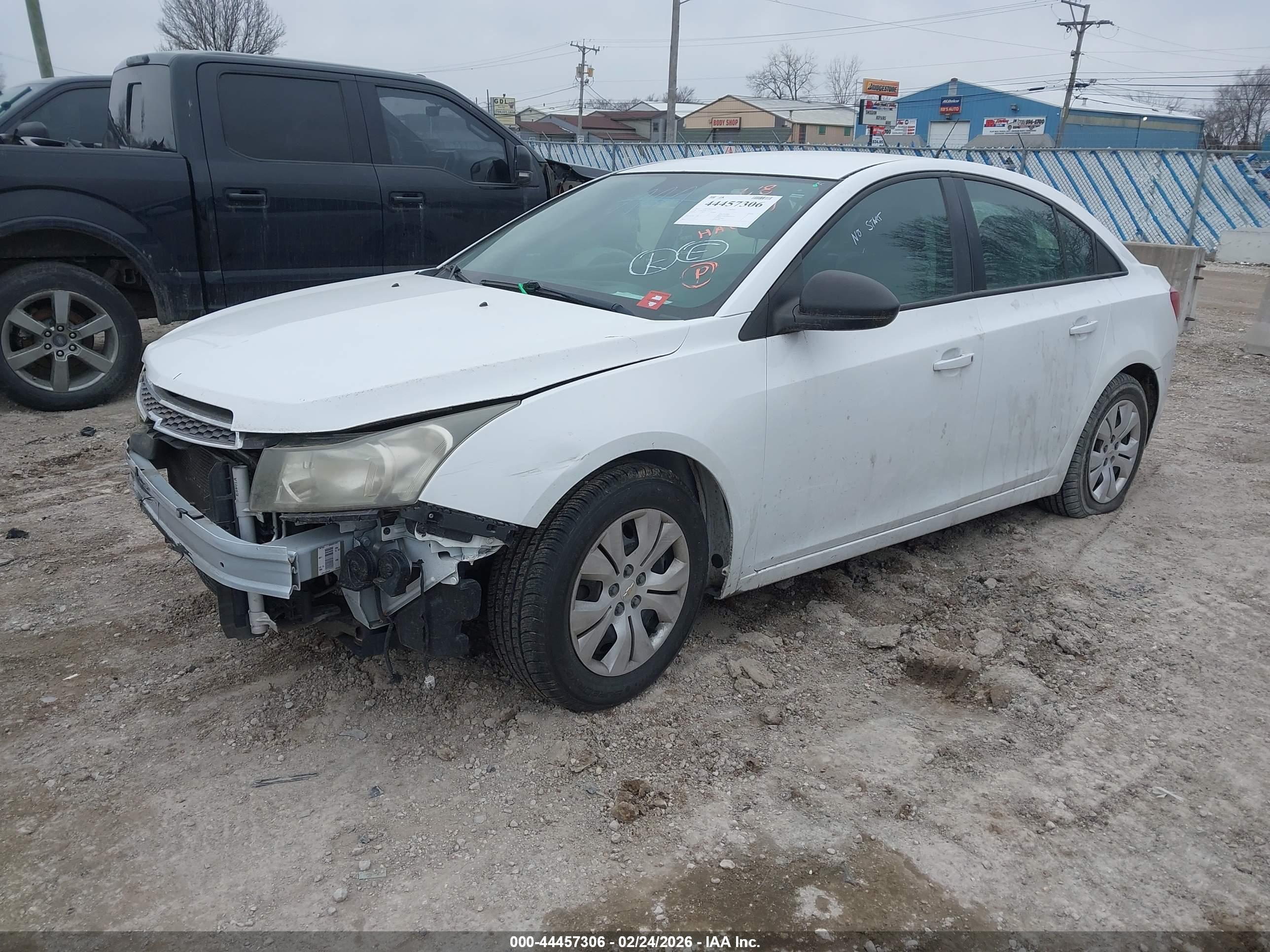 CHEVROLET CRUZE image 2