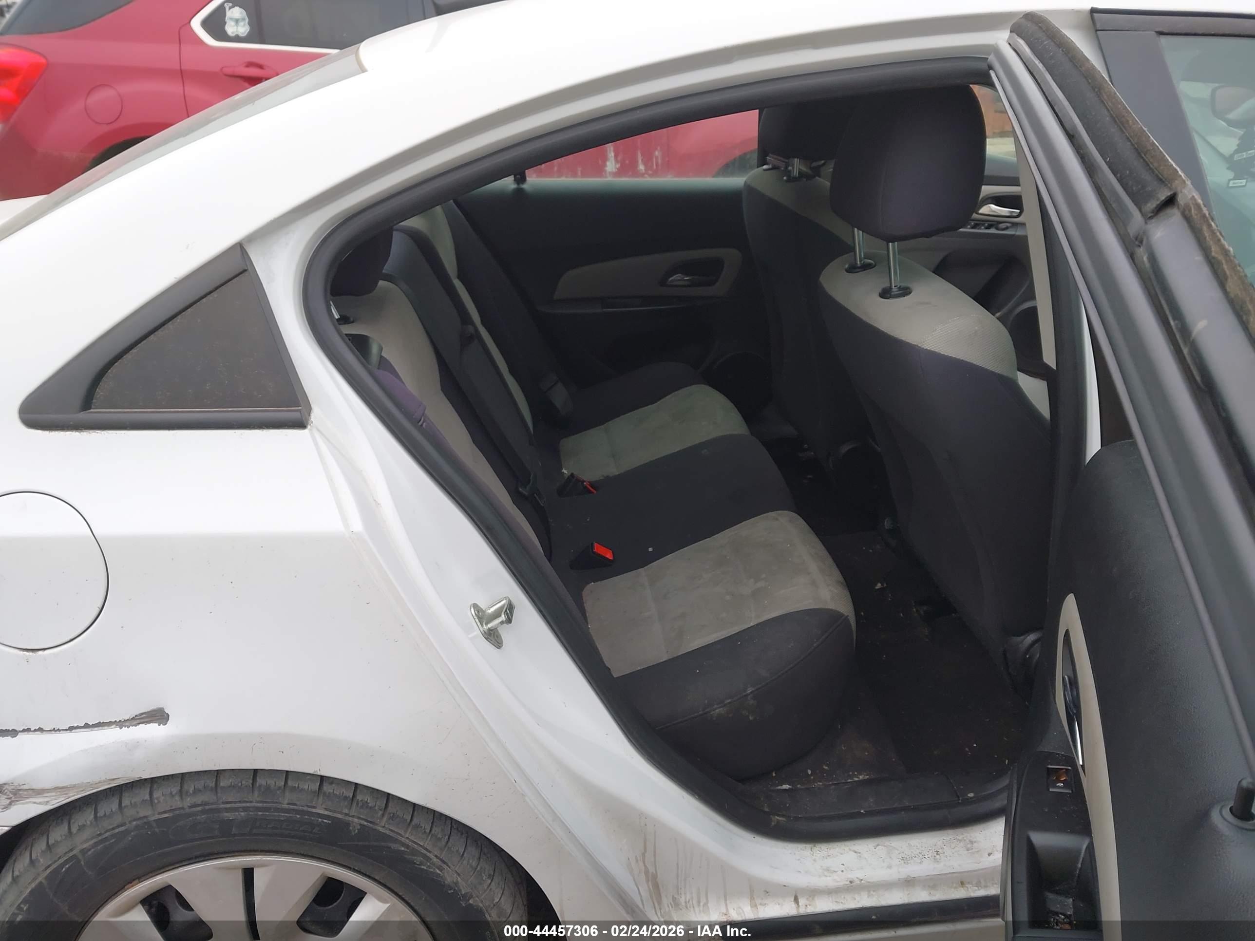 CHEVROLET CRUZE image 8