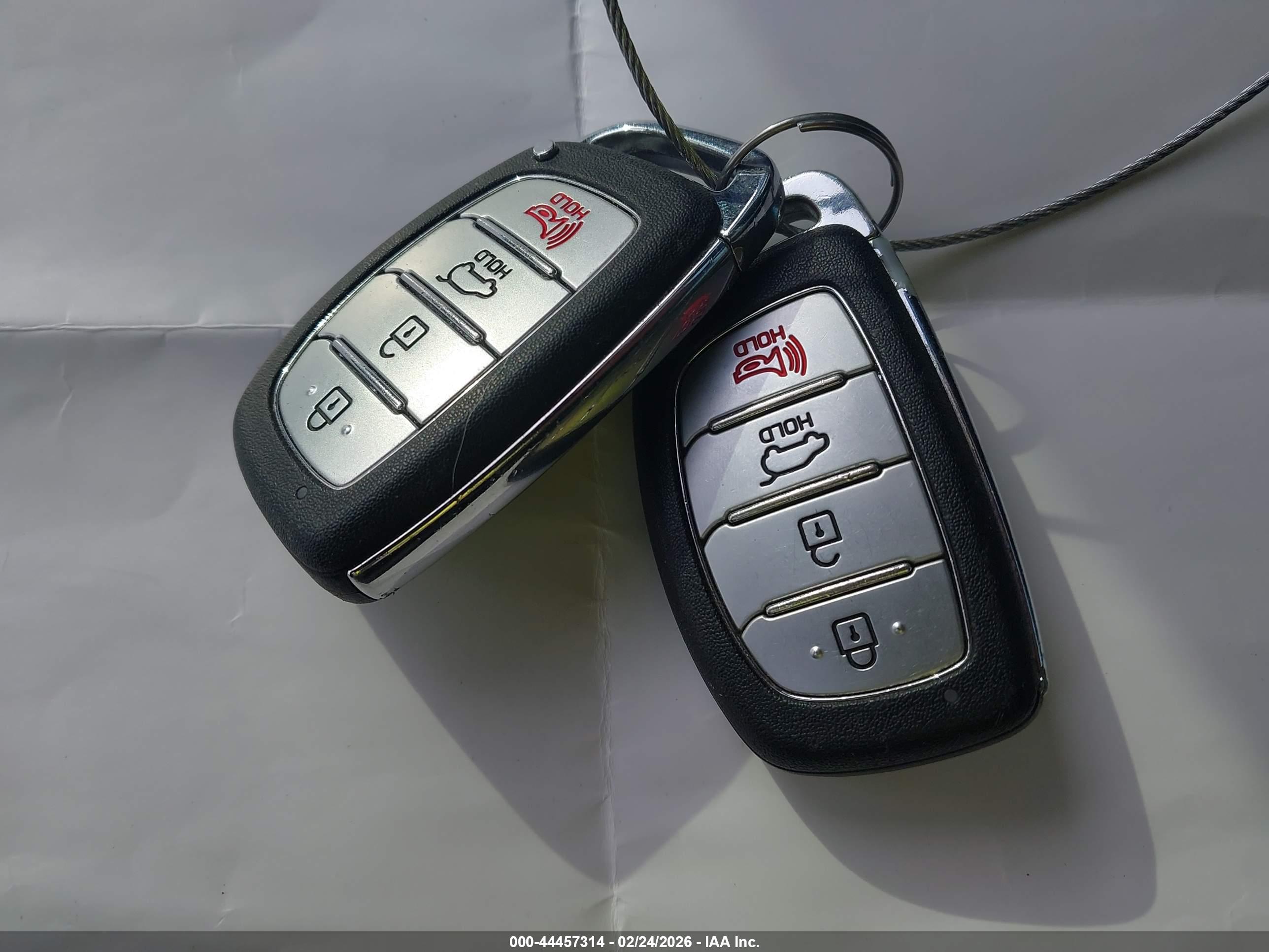 HYUNDAI ELANTRA image 11