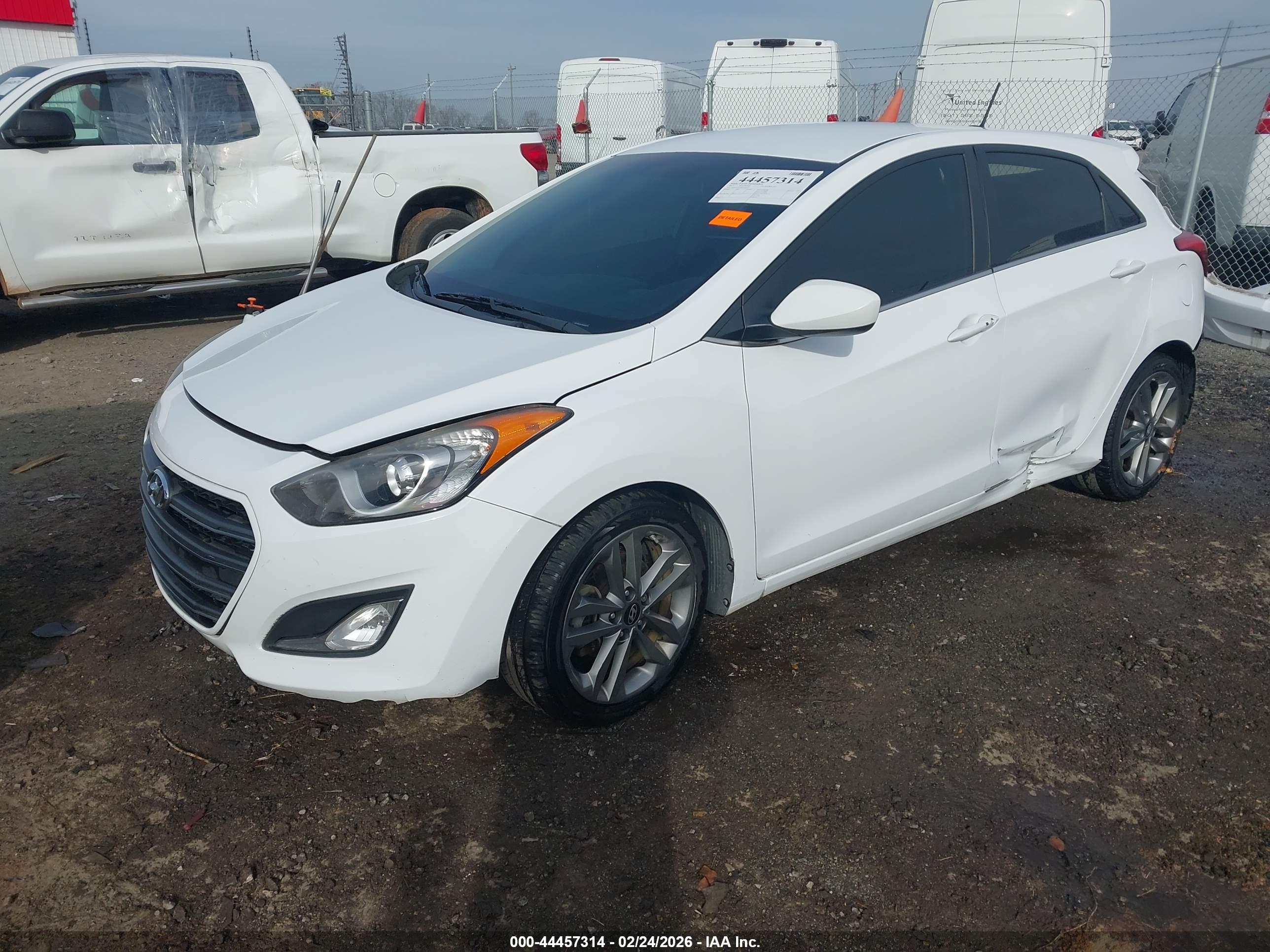 HYUNDAI ELANTRA image 2