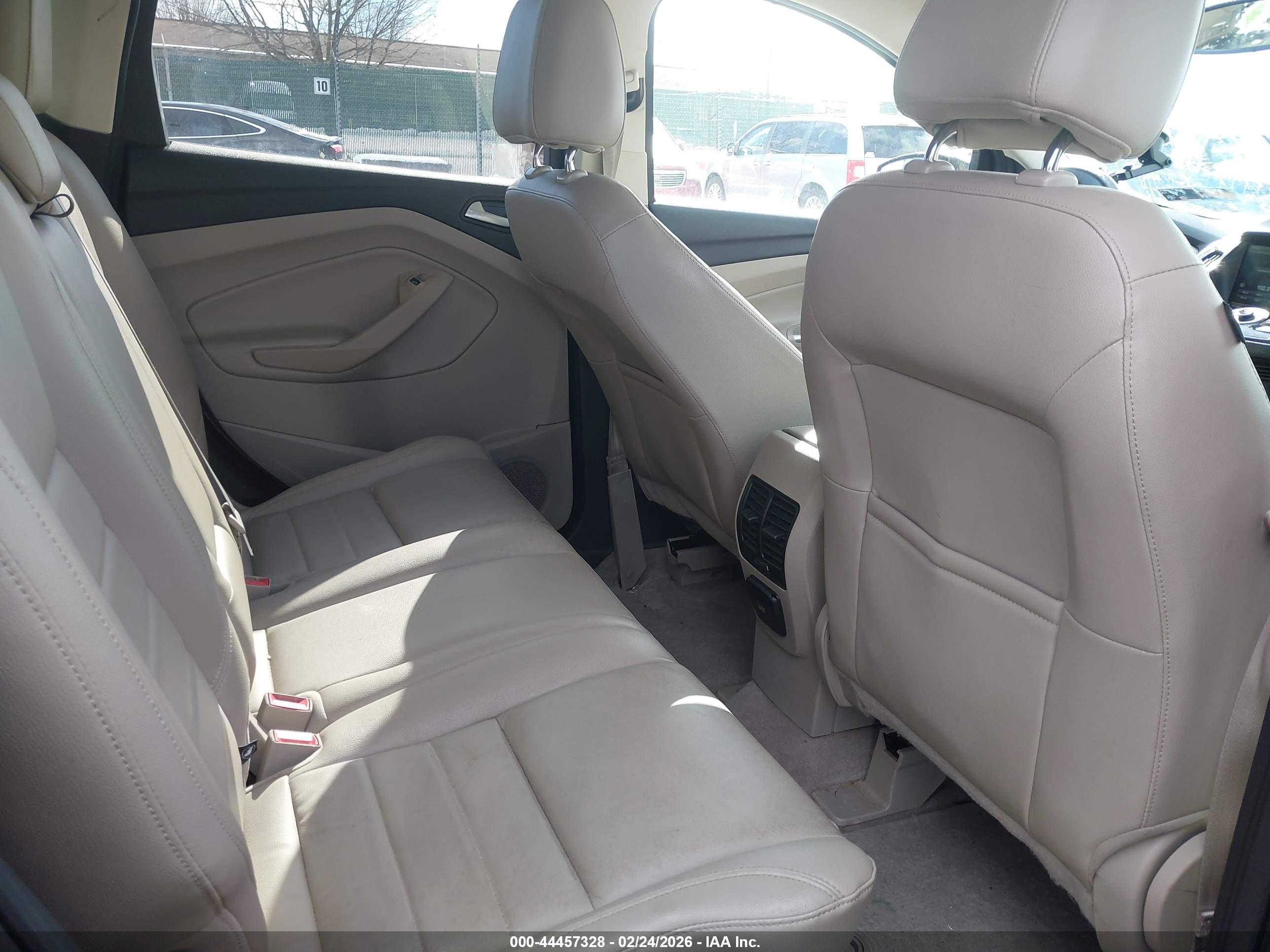 FORD ESCAPE image 8