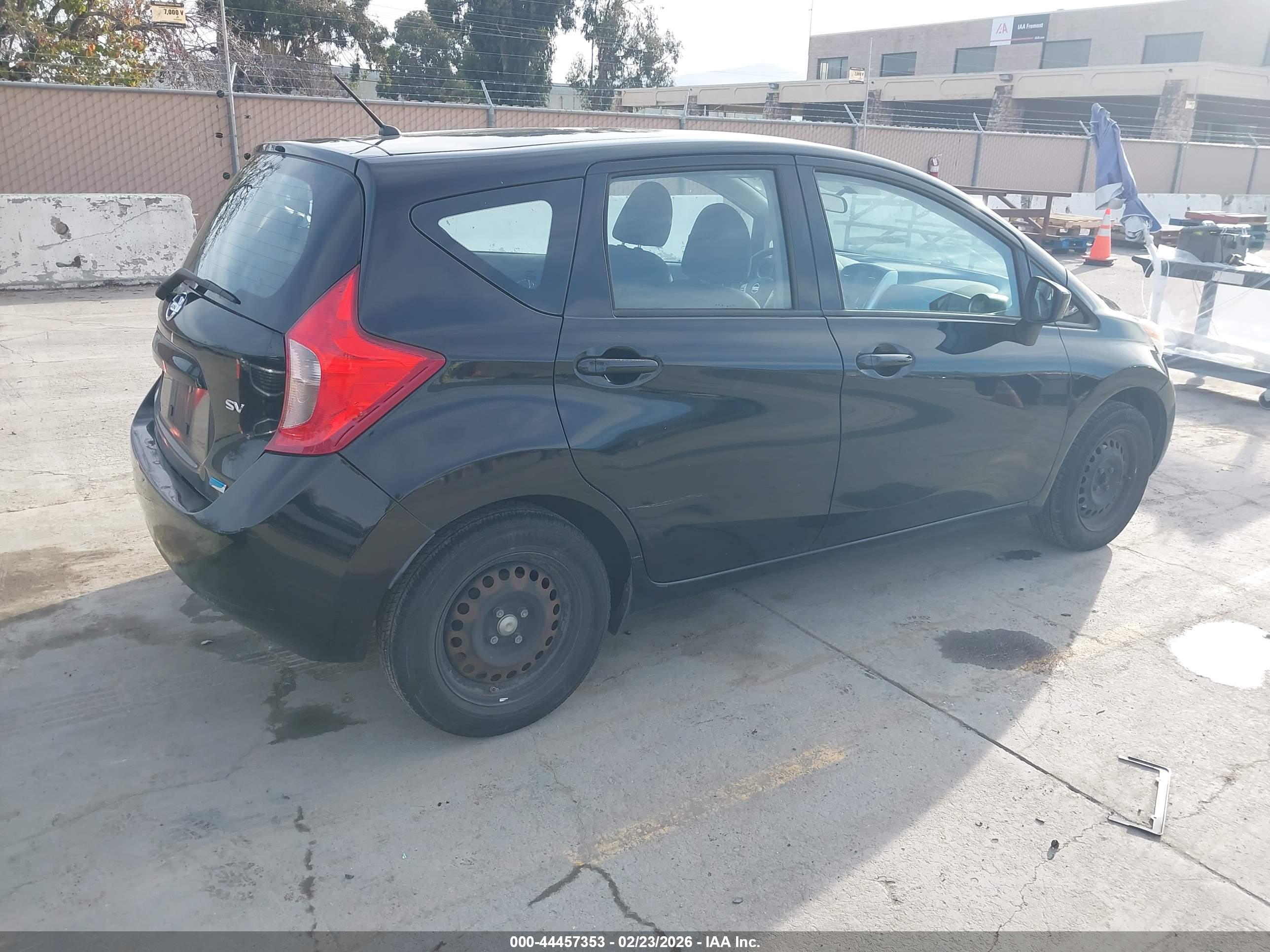 NISSAN VERSA image 4