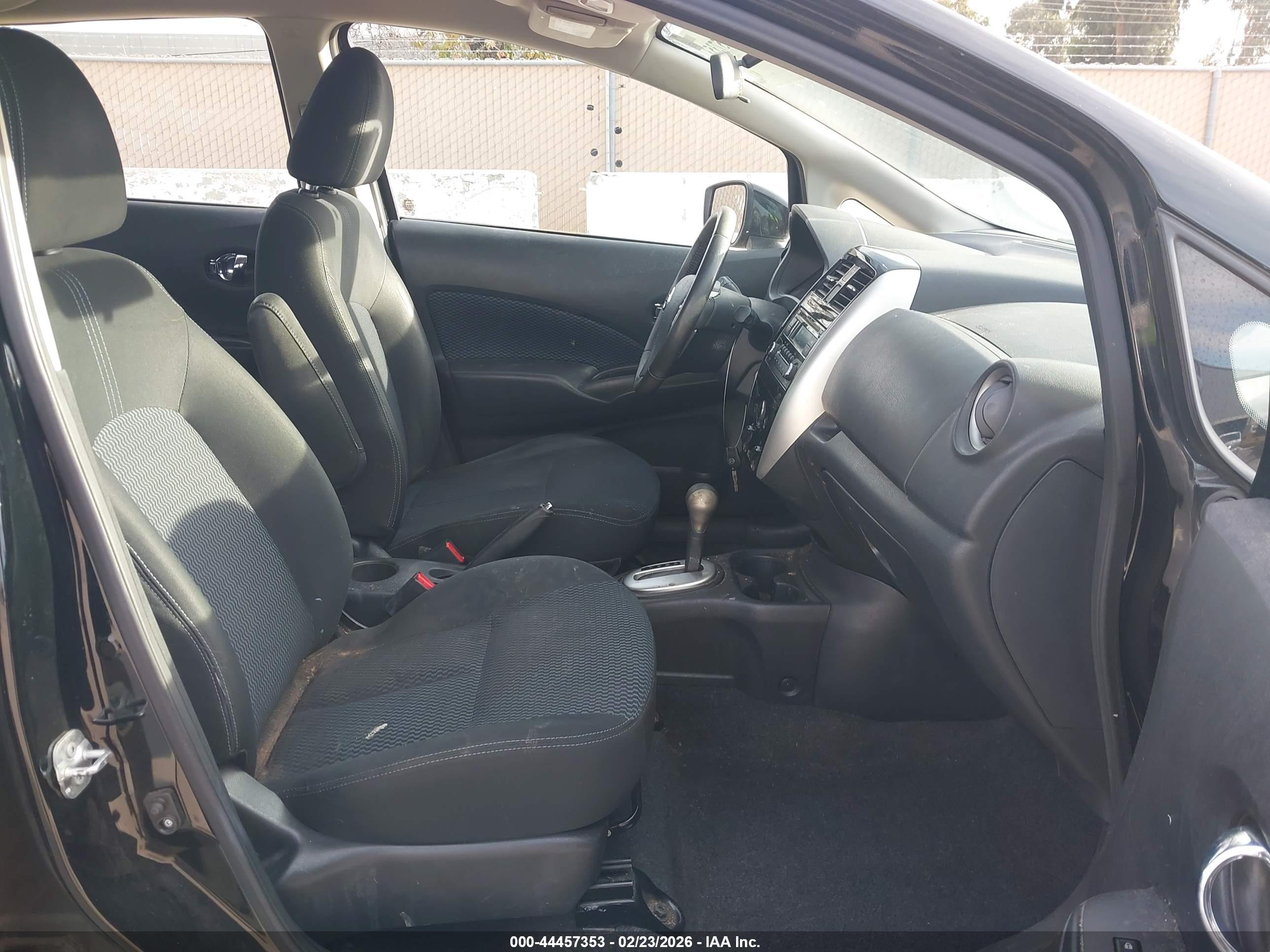 NISSAN VERSA image 5