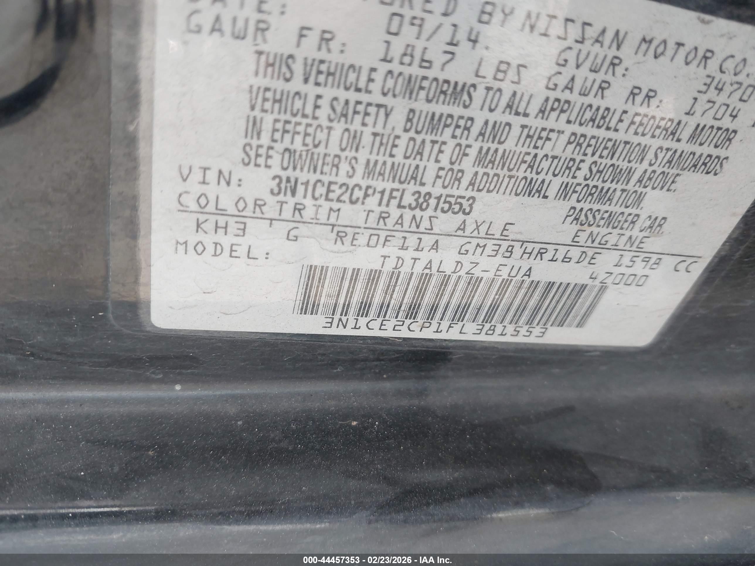 NISSAN VERSA image 9