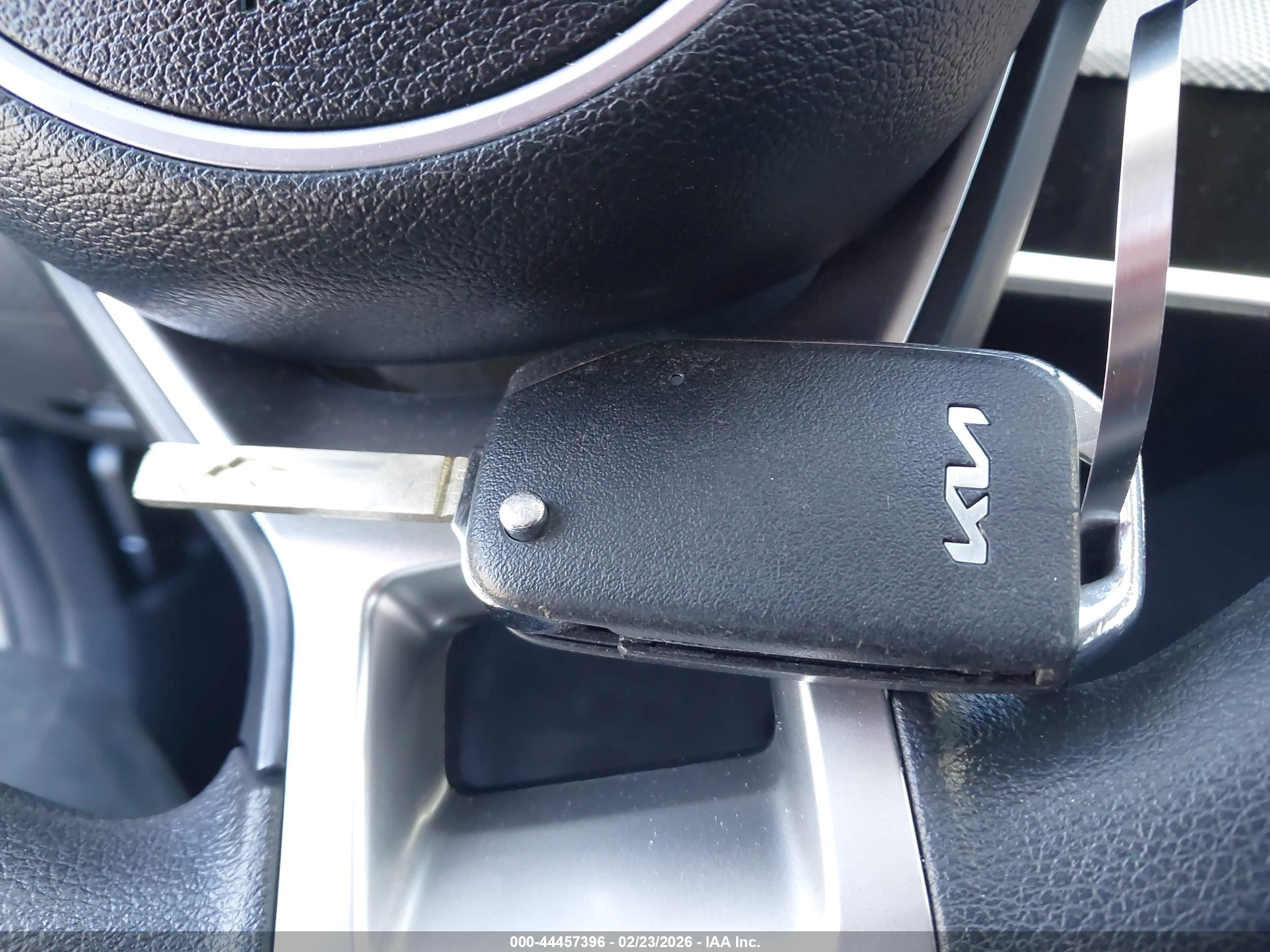 KIA SPORTAGE image 11