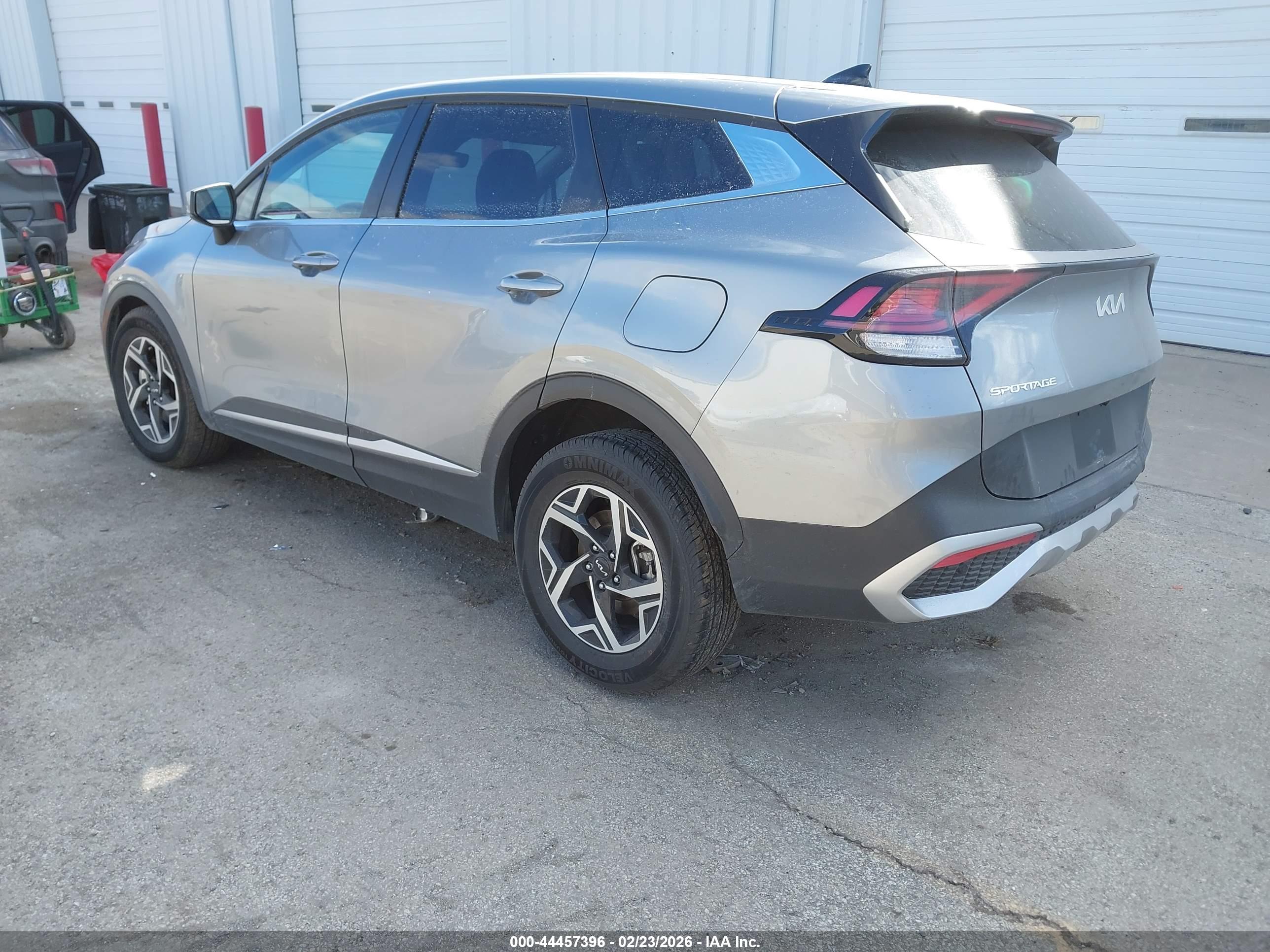 KIA SPORTAGE image 3