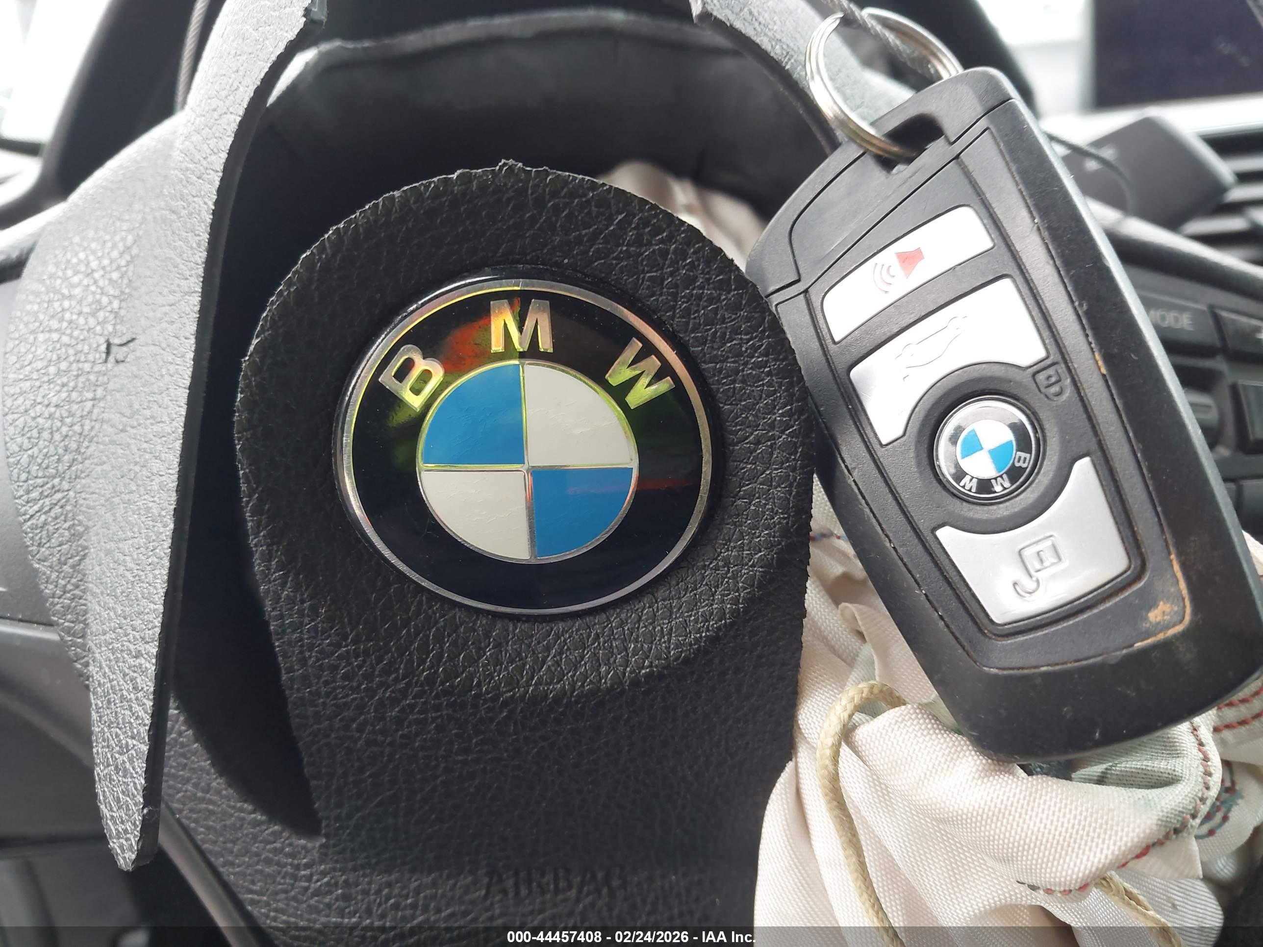 BMW 320I image 11