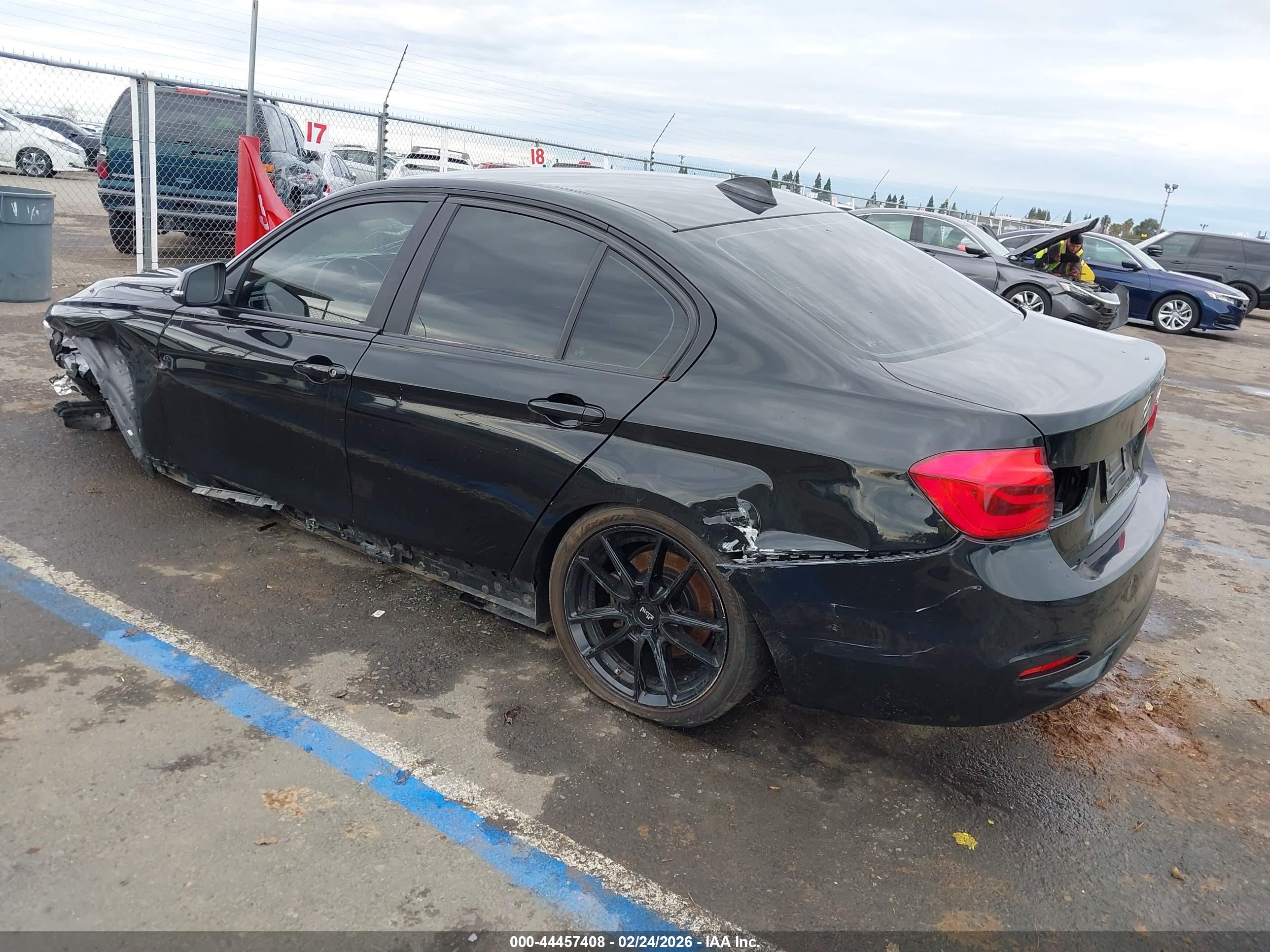 BMW 320I image 3