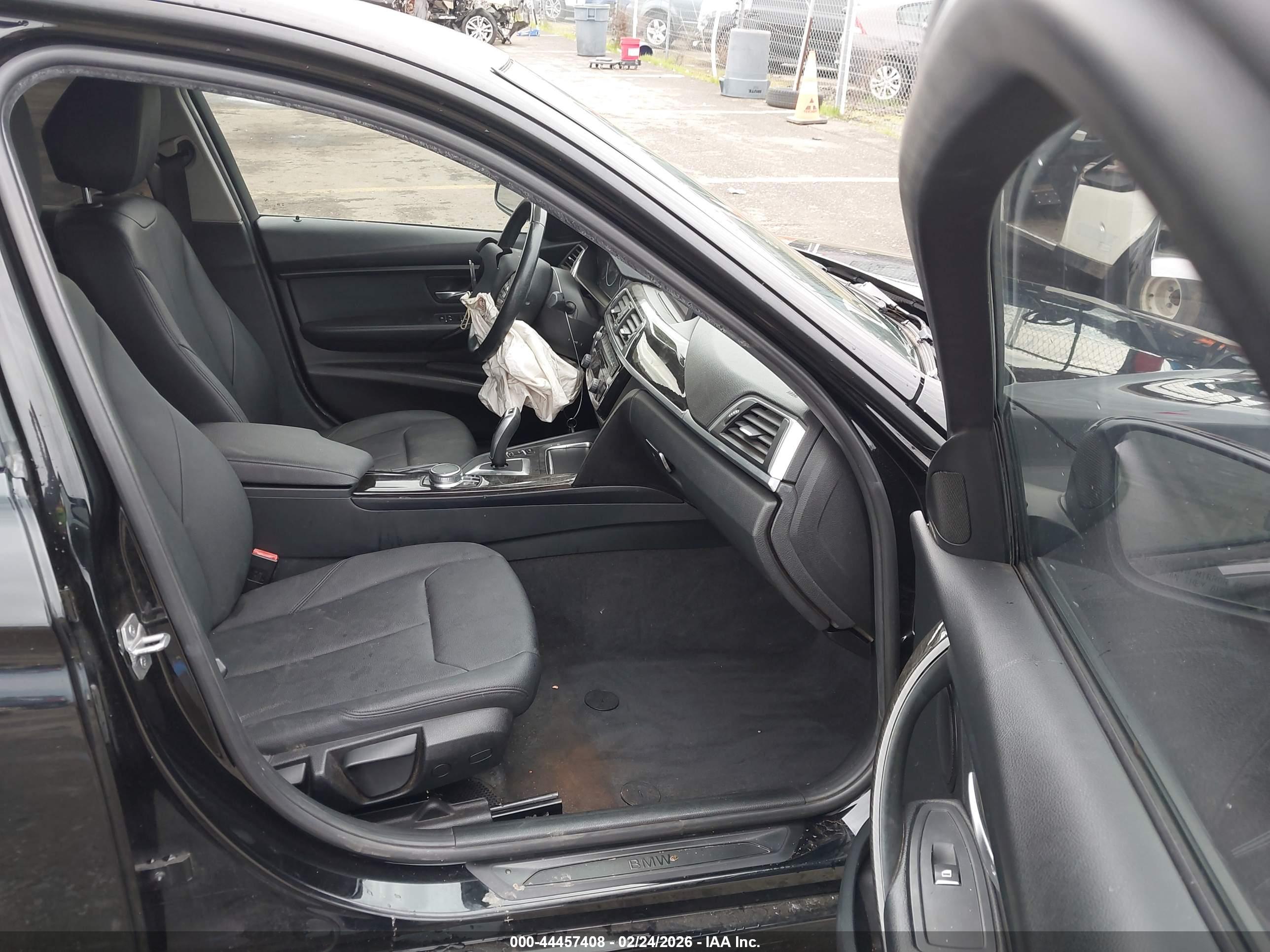BMW 320I image 5