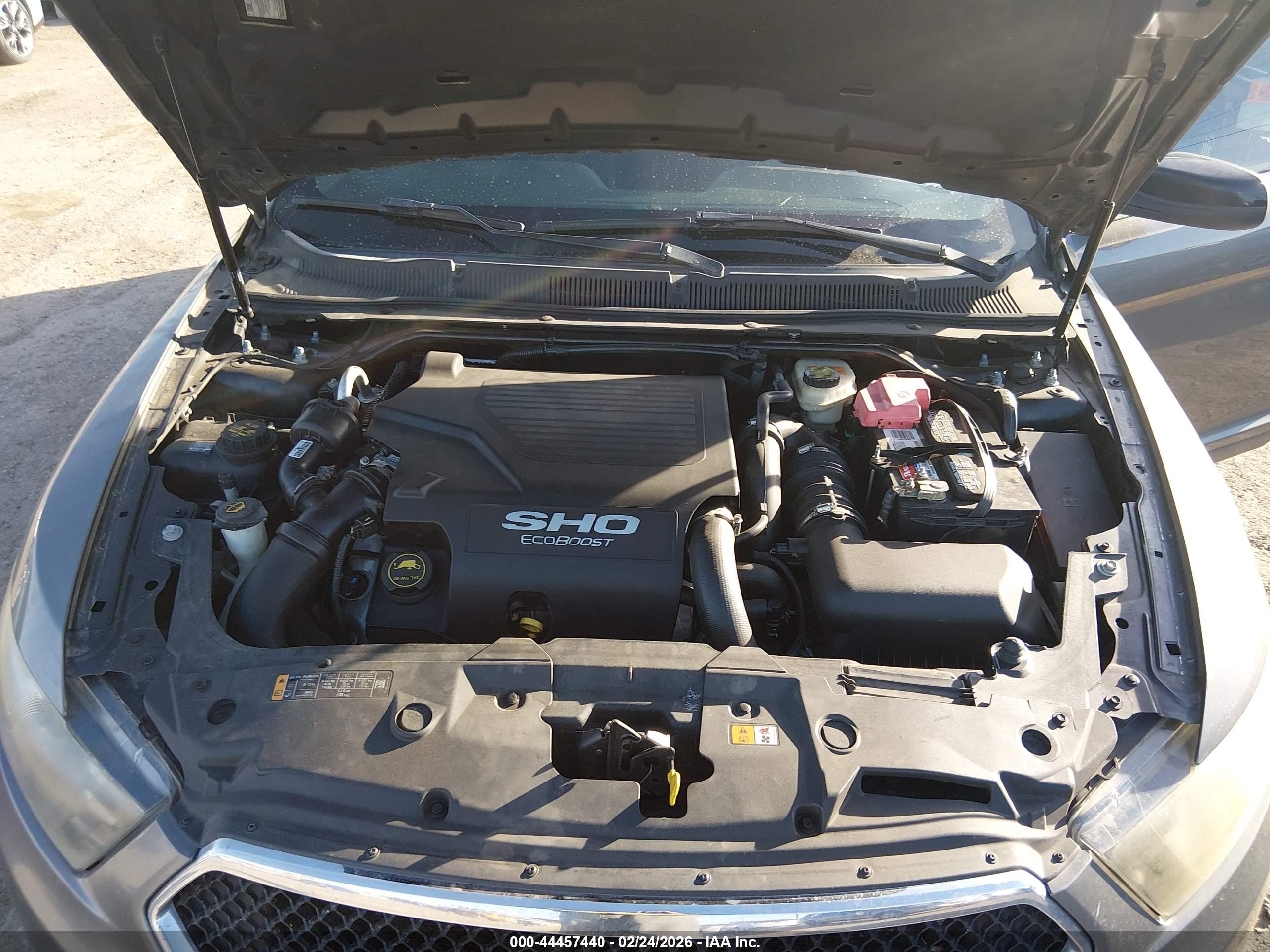 FORD TAURUS image 10
