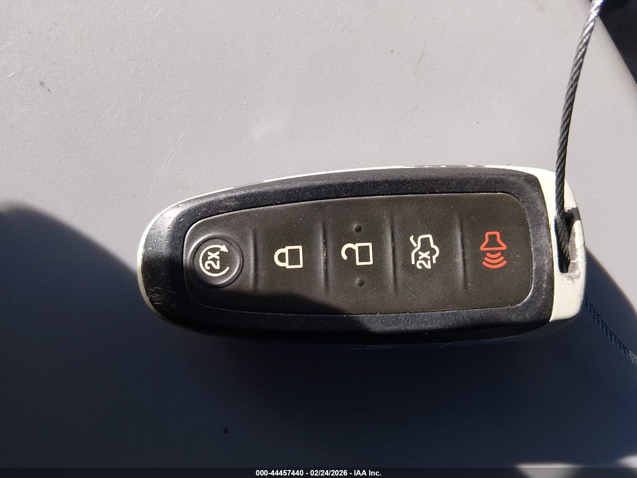 FORD TAURUS image 11