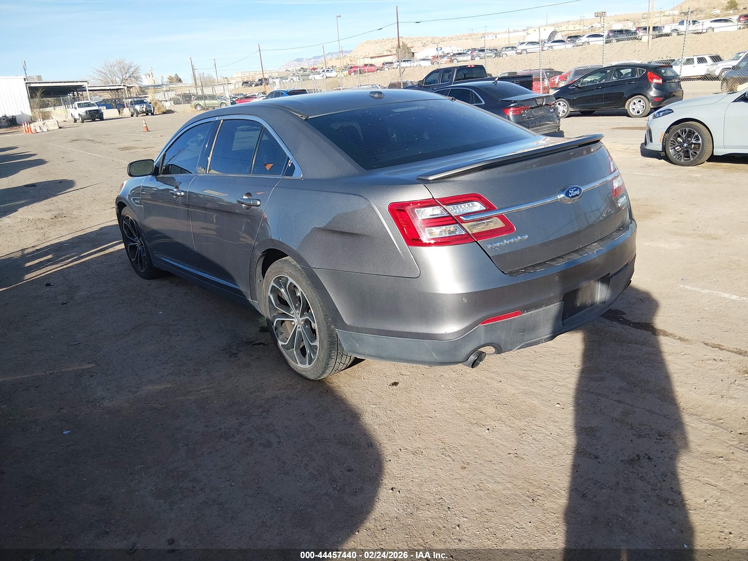 FORD TAURUS image 3