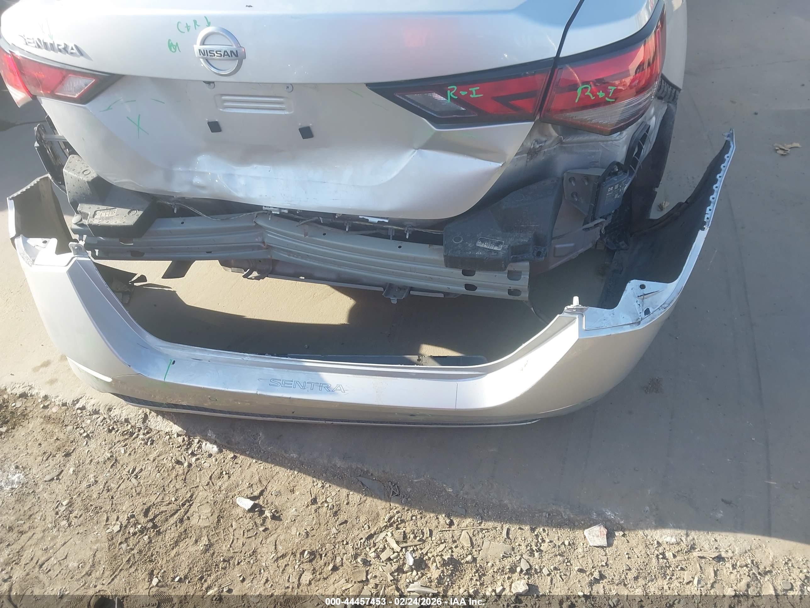 NISSAN SENTRA image 6
