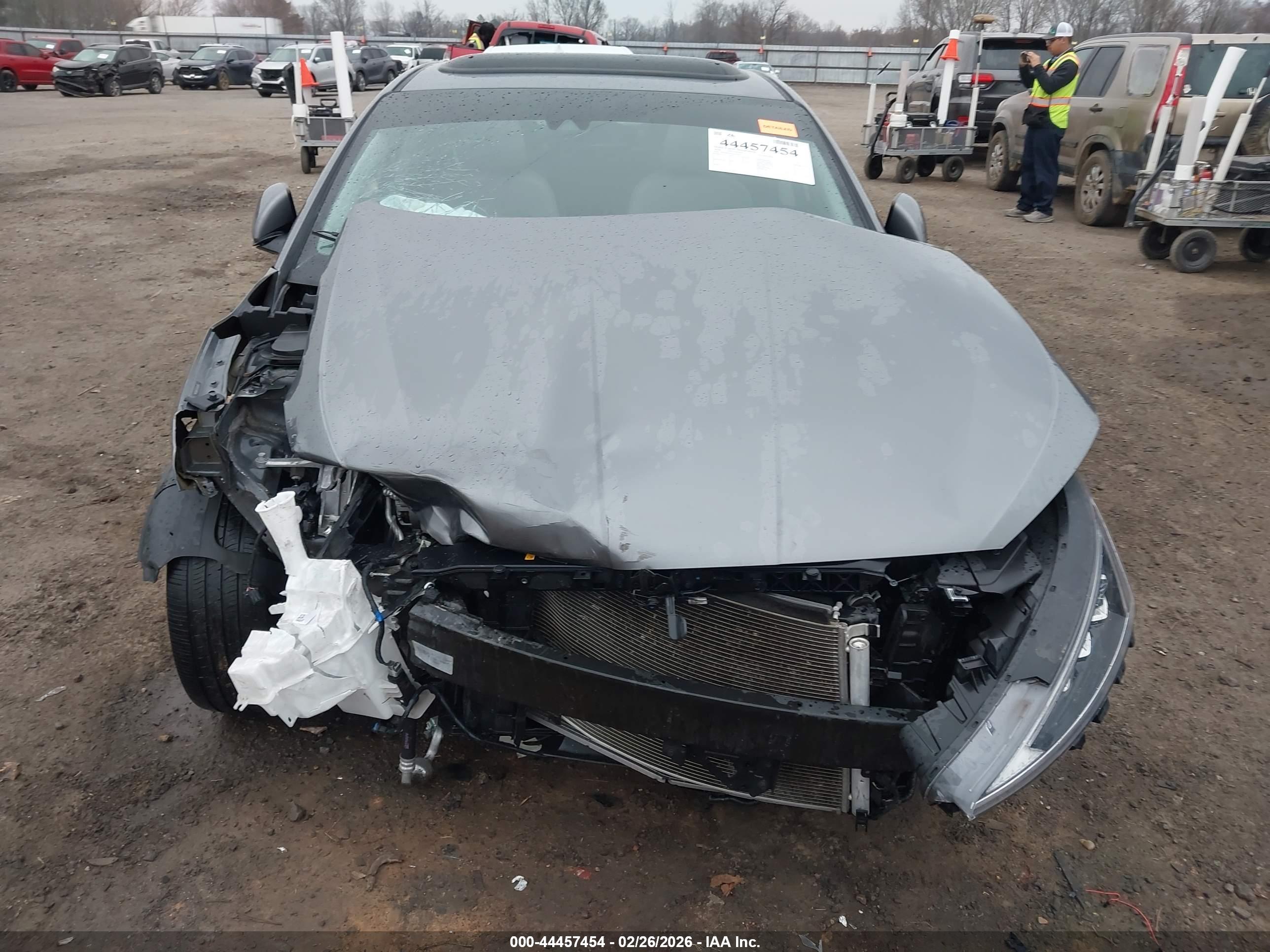 HYUNDAI ELANTRA image 6