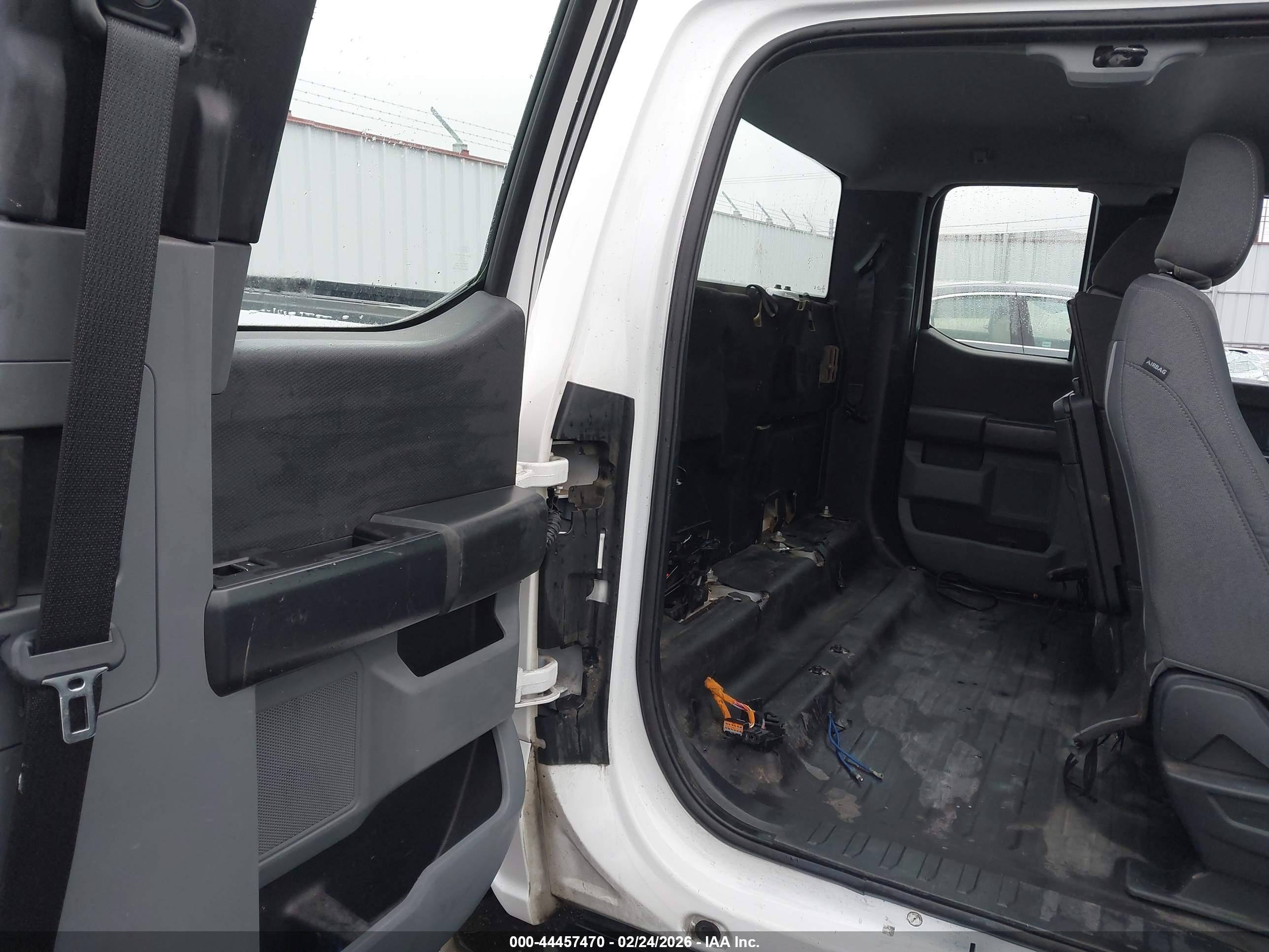 FORD F-150 image 8