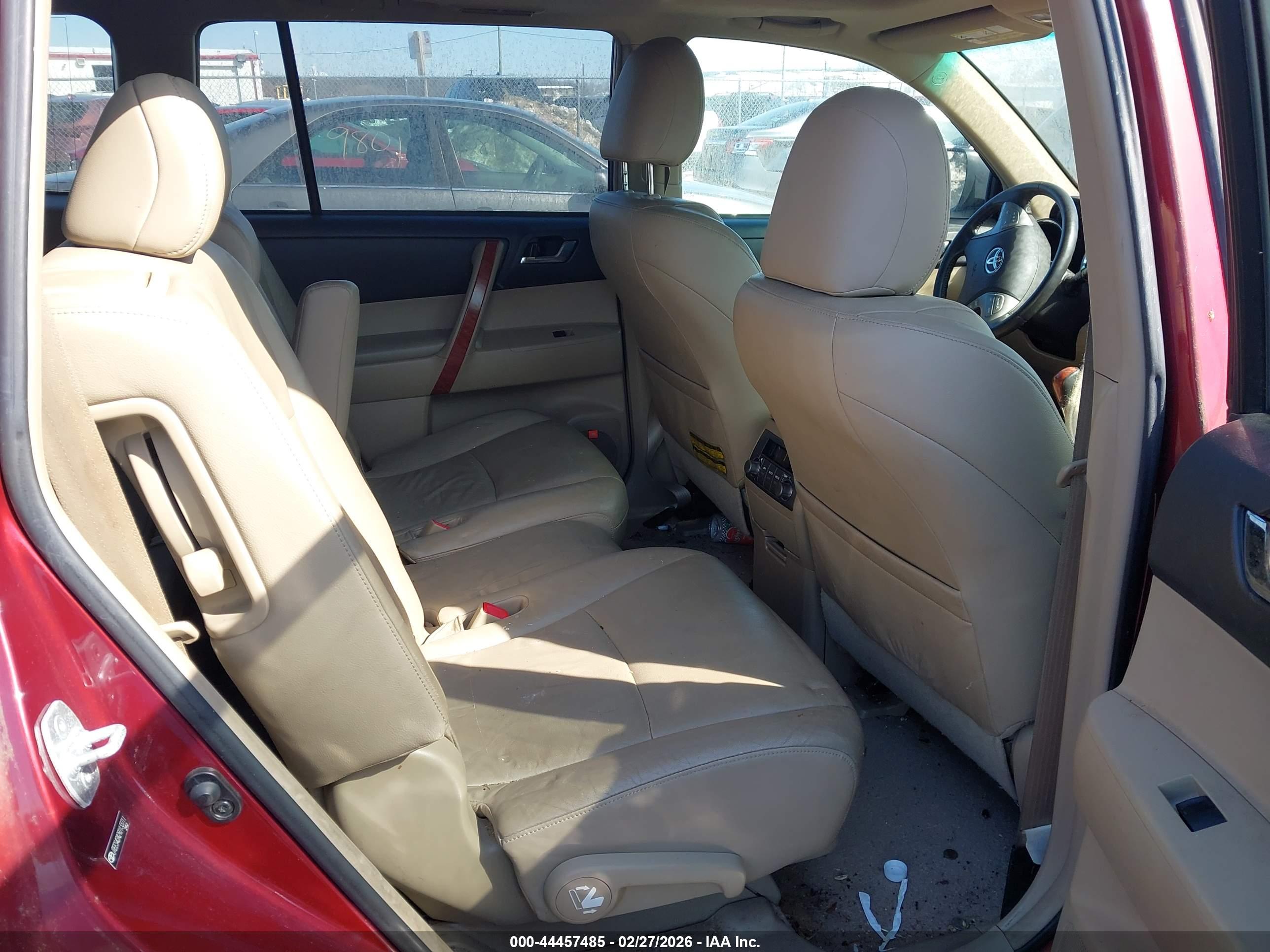 TOYOTA HIGHLANDER image 8