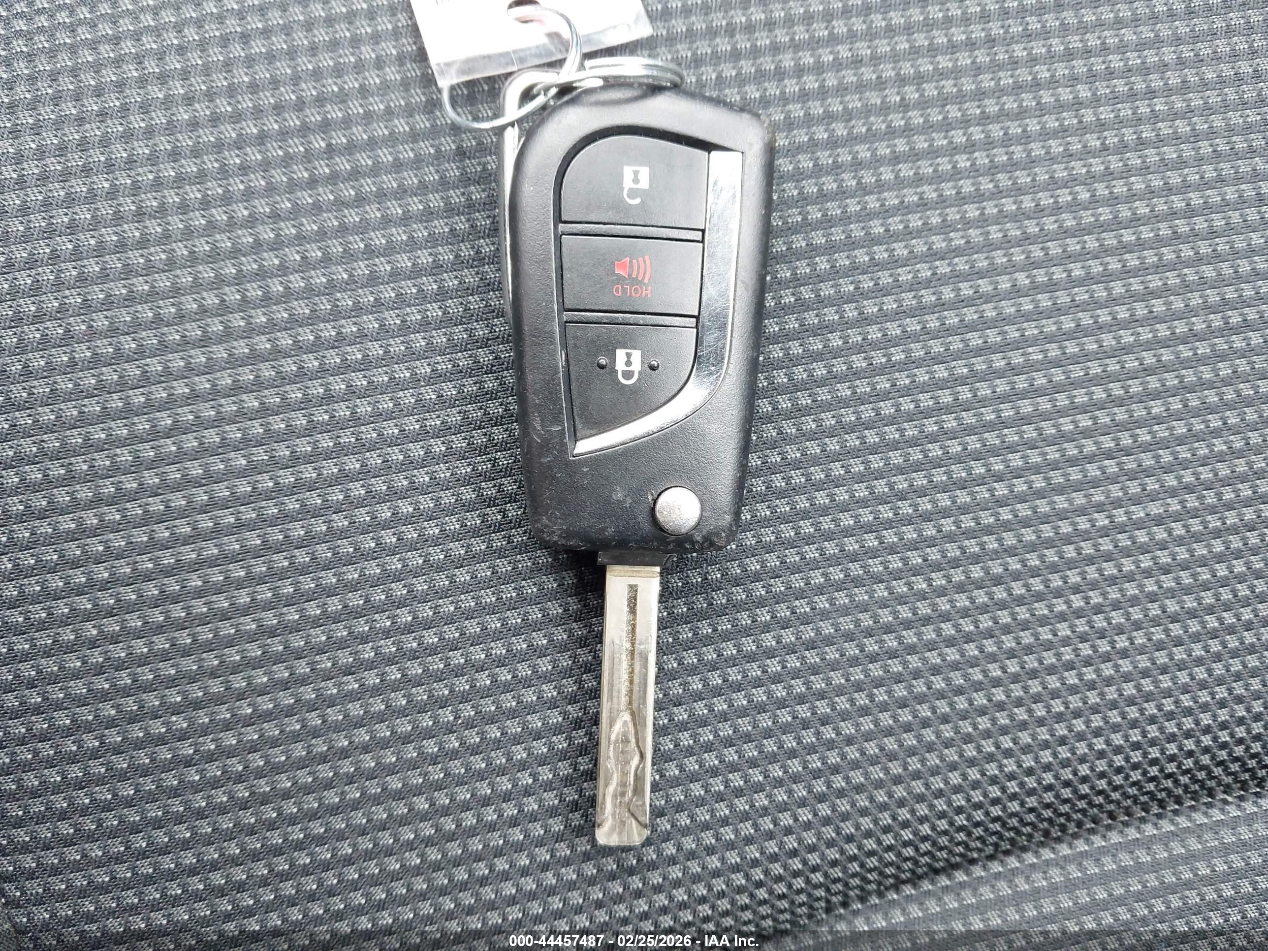 TOYOTA RAV4 image 11