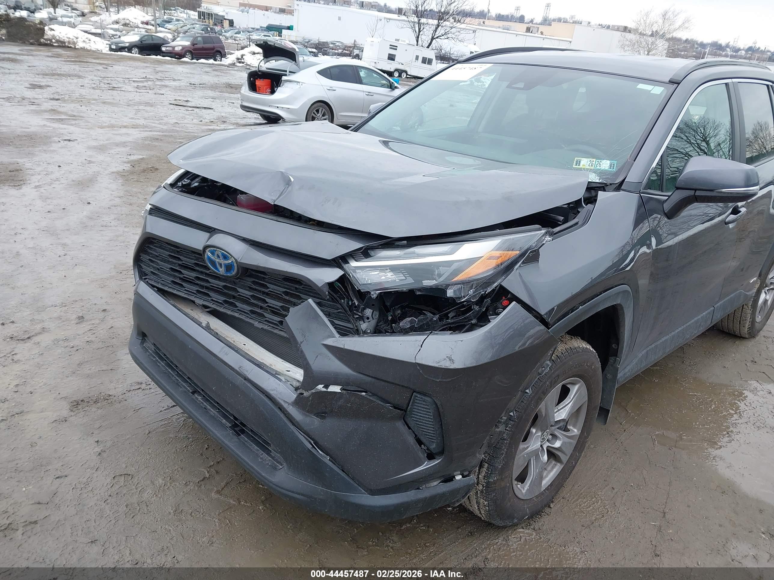 TOYOTA RAV4 image 6