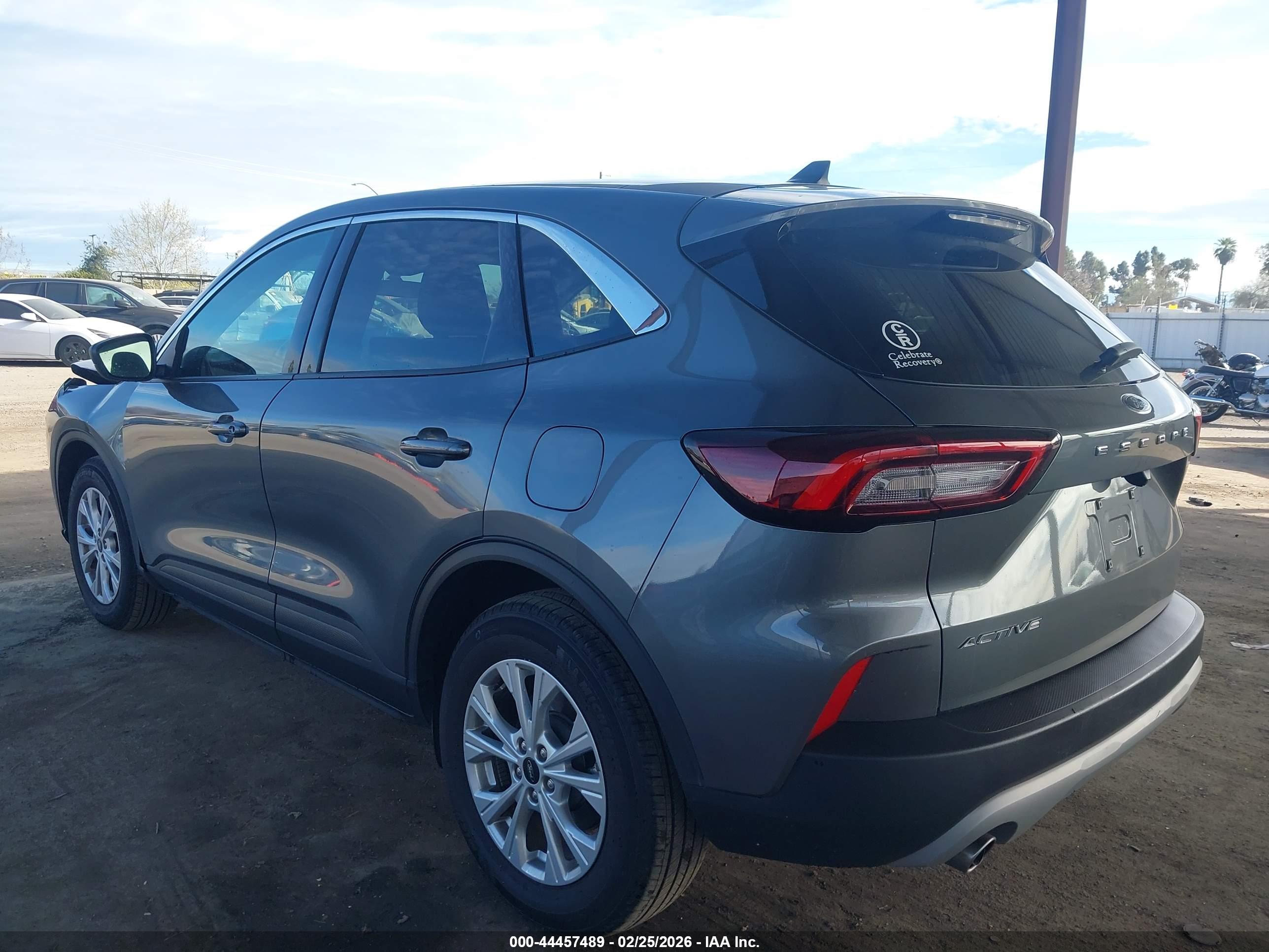 FORD ESCAPE image 3