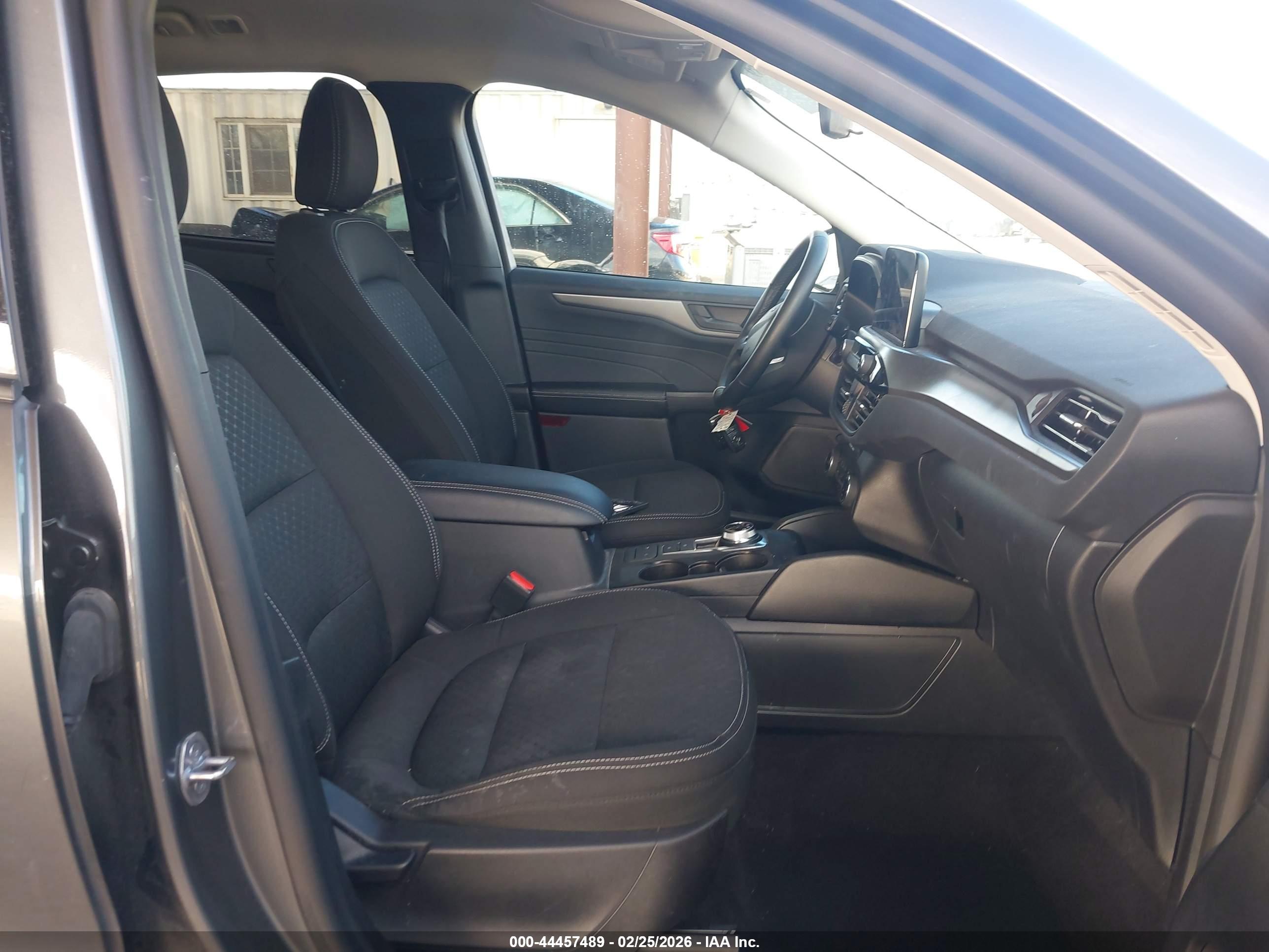 FORD ESCAPE image 5