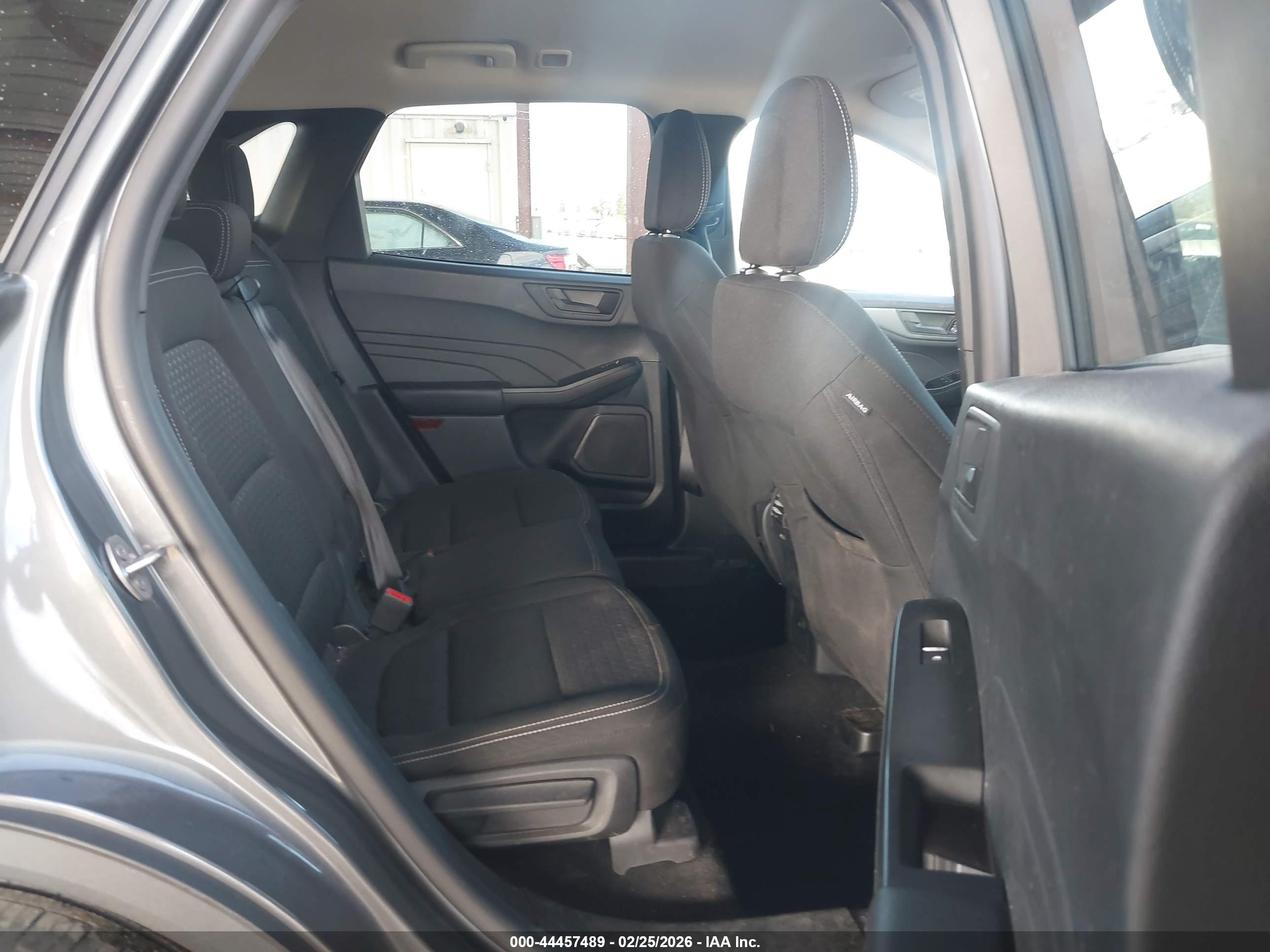 FORD ESCAPE image 8
