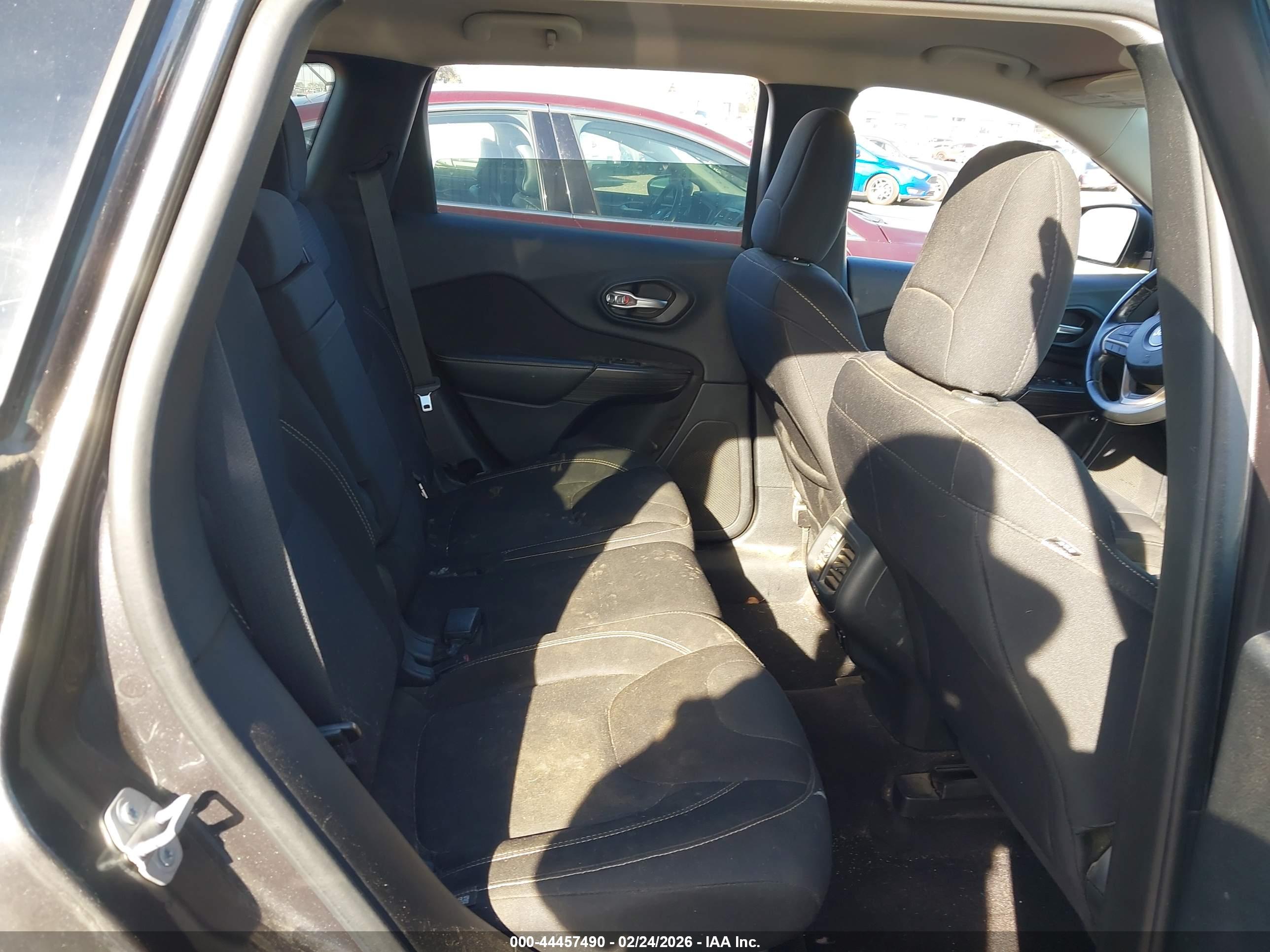 JEEP CHEROKEE image 8
