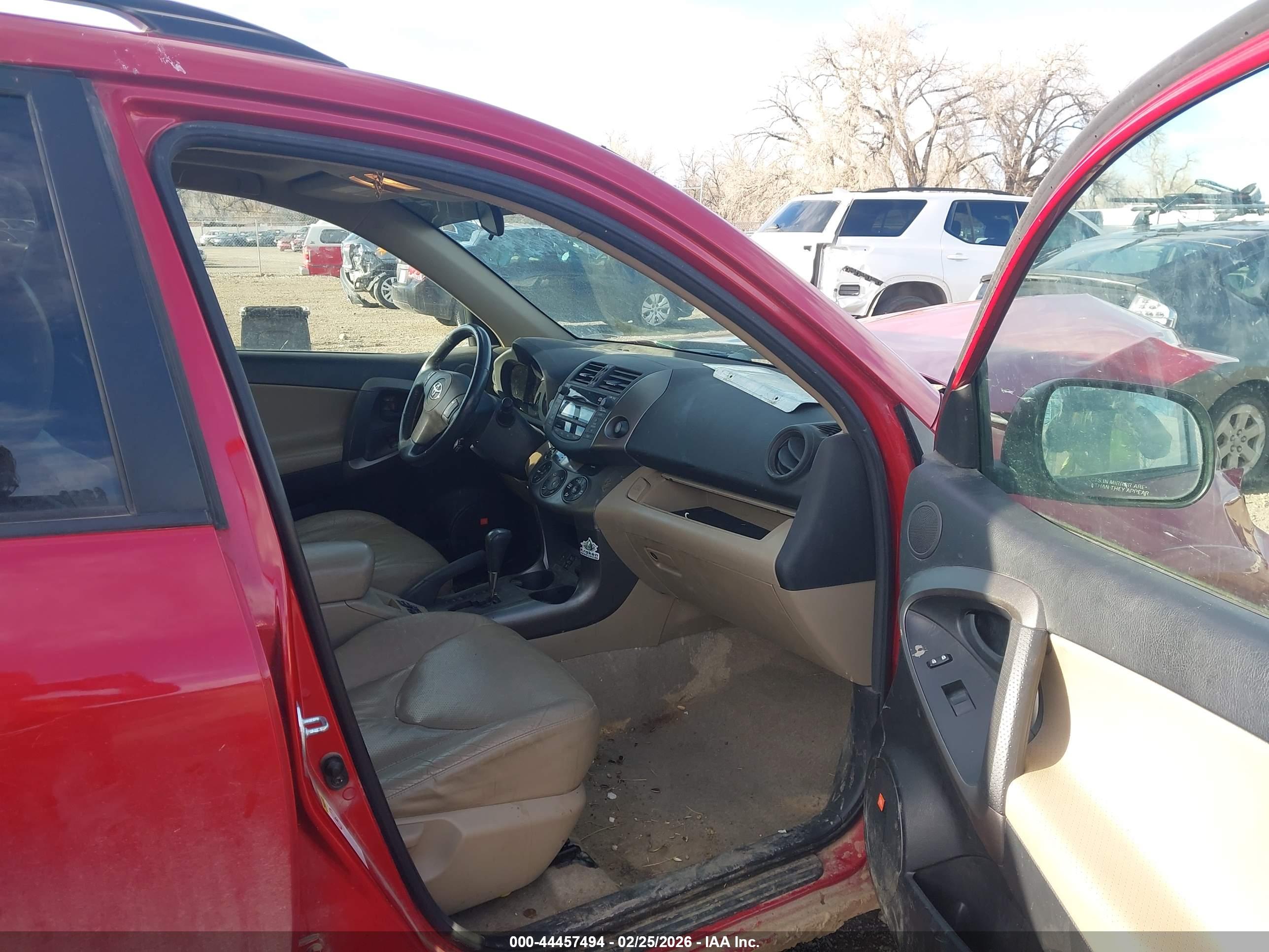 TOYOTA RAV4 image 5