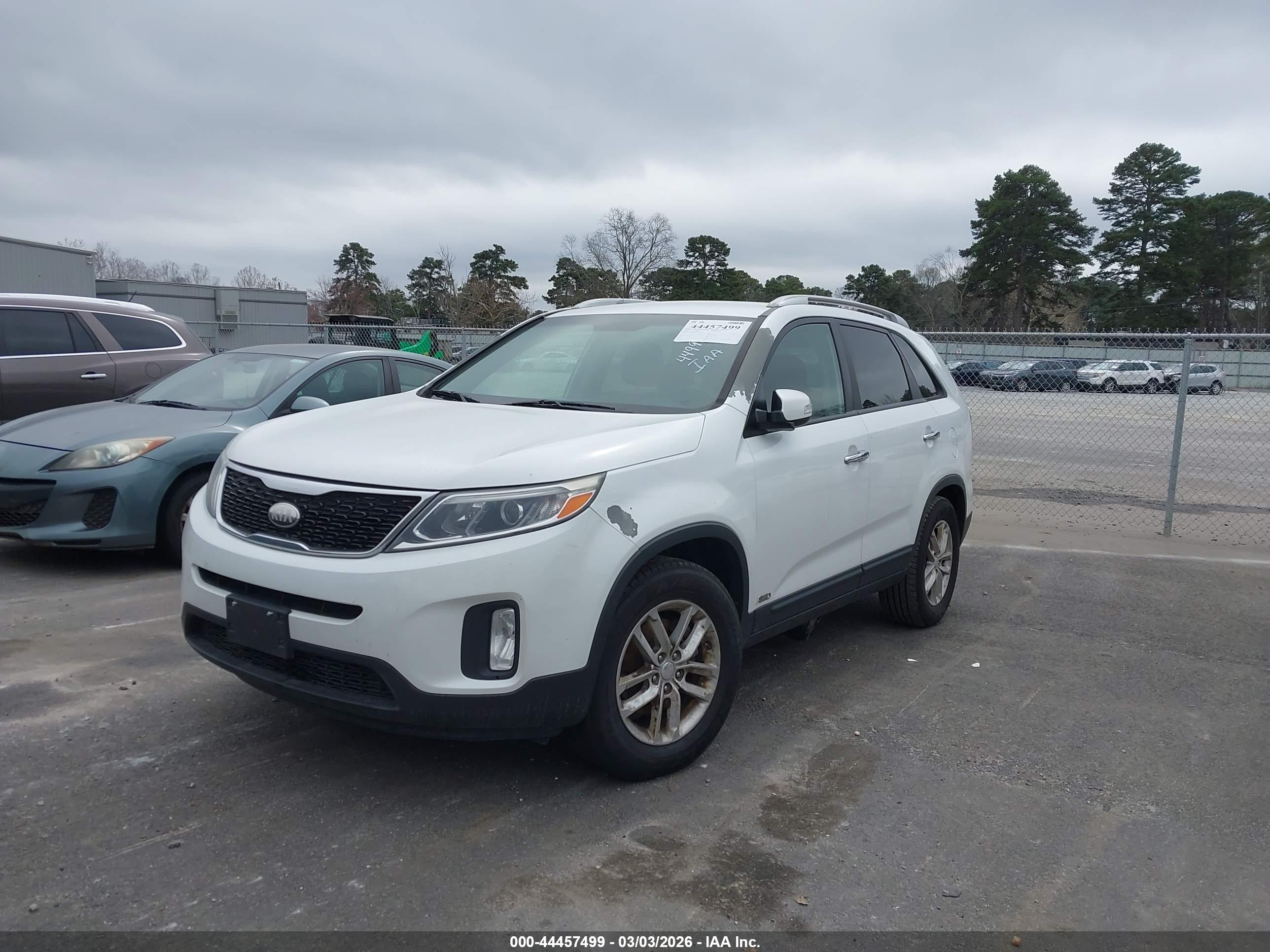 KIA SORENTO image 2