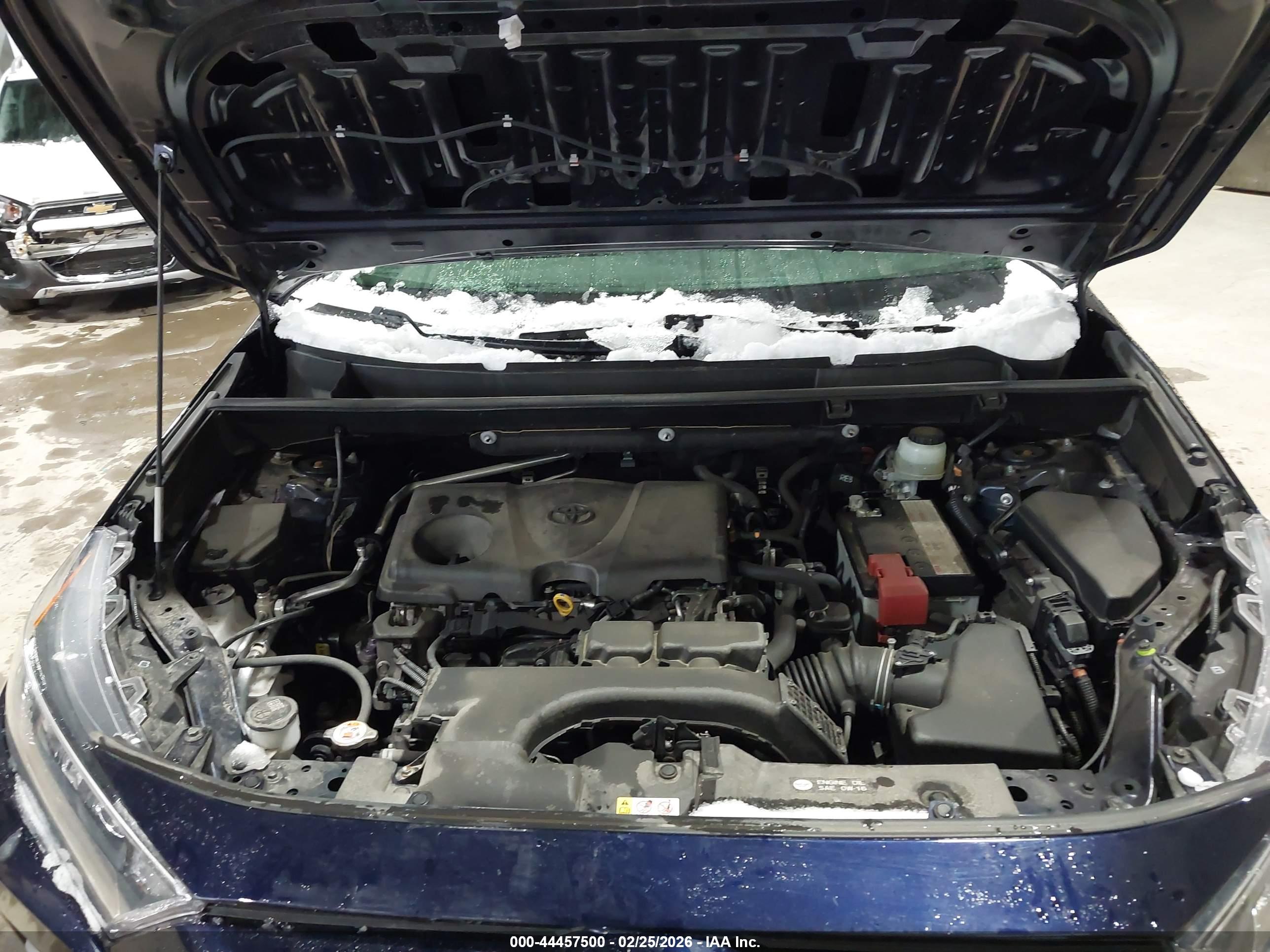 TOYOTA RAV4 image 10