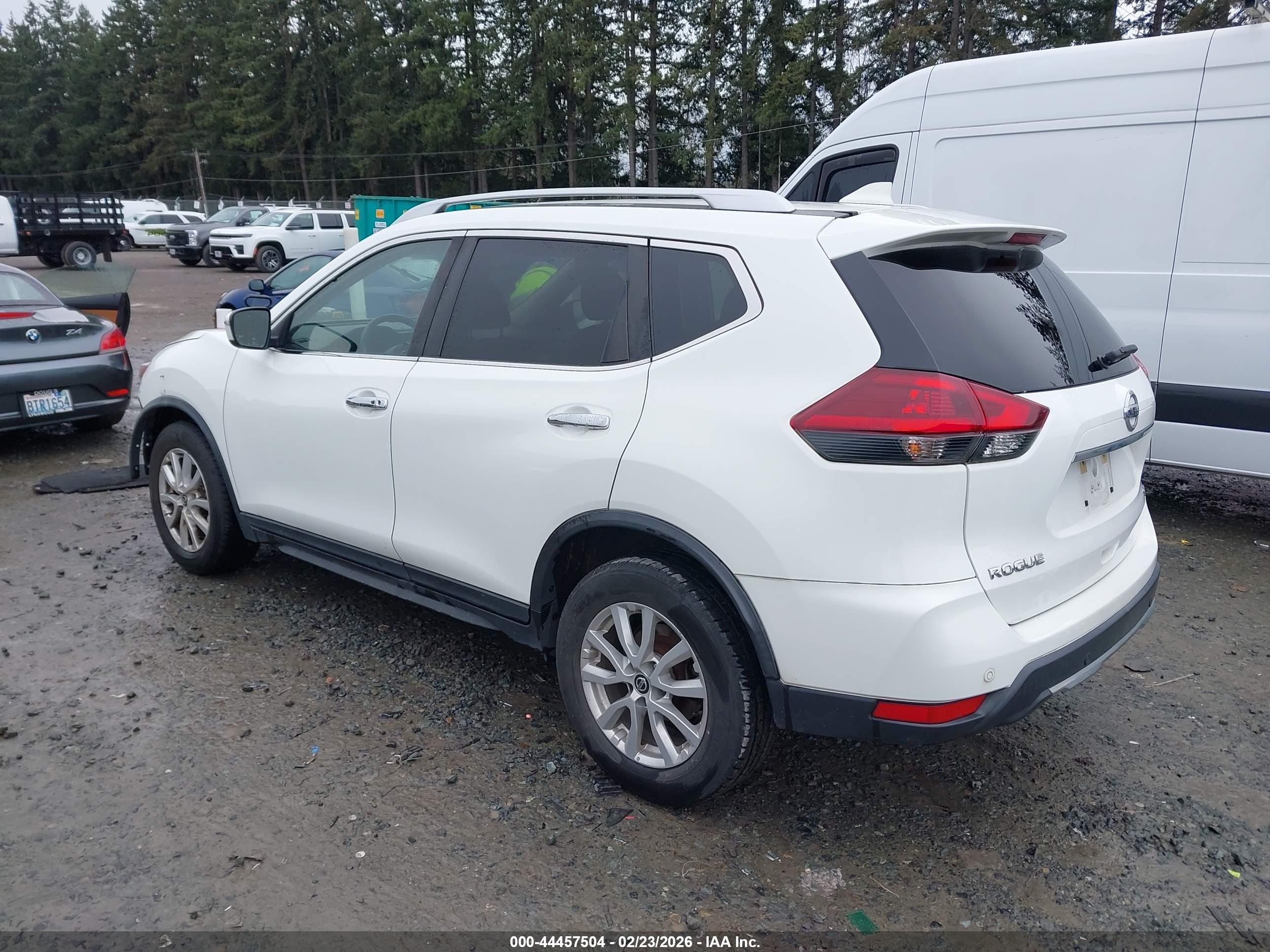 NISSAN ROGUE image 3